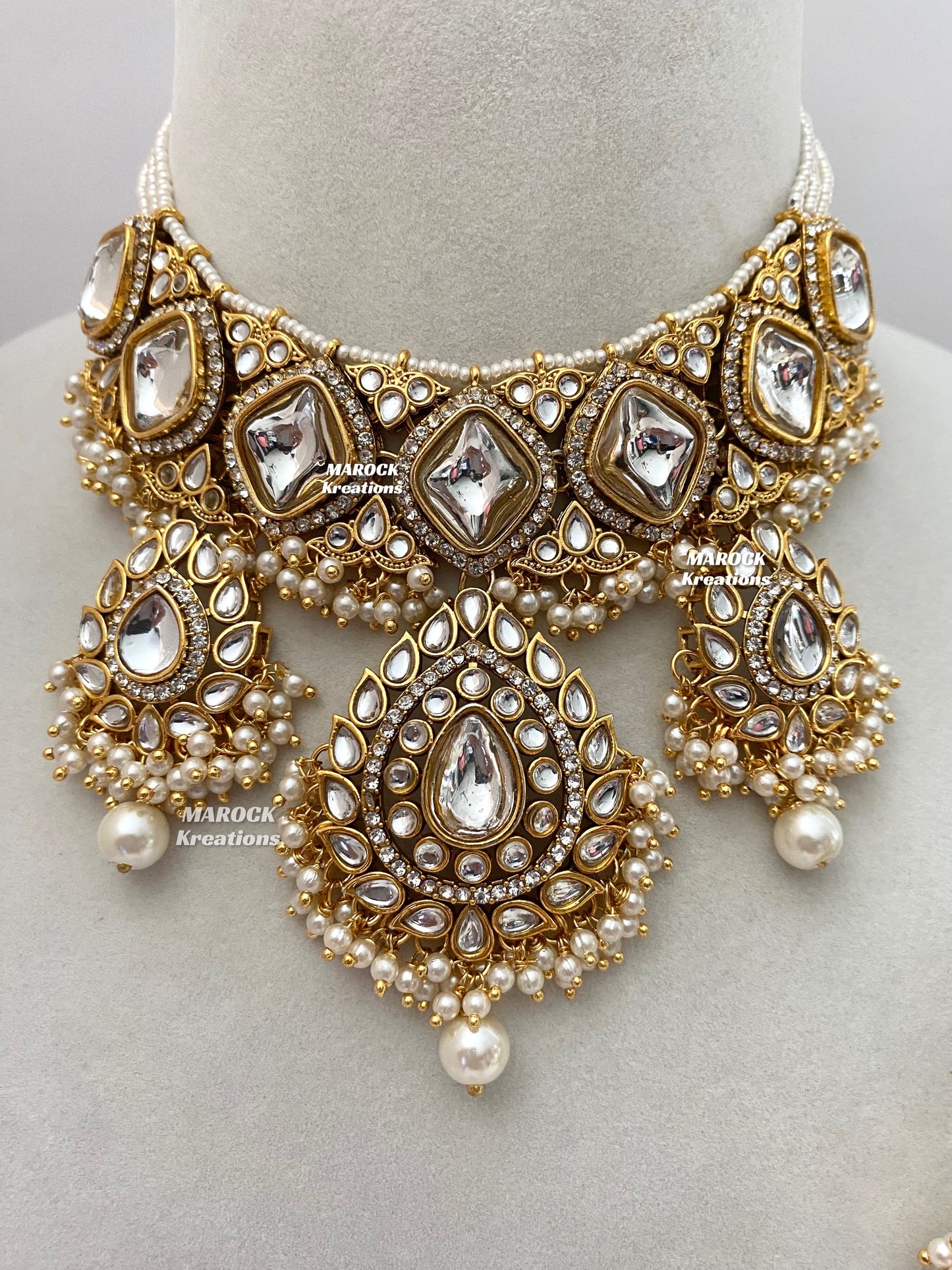 Rahila Premium quality Kundan Statement Choker/Necklace Set