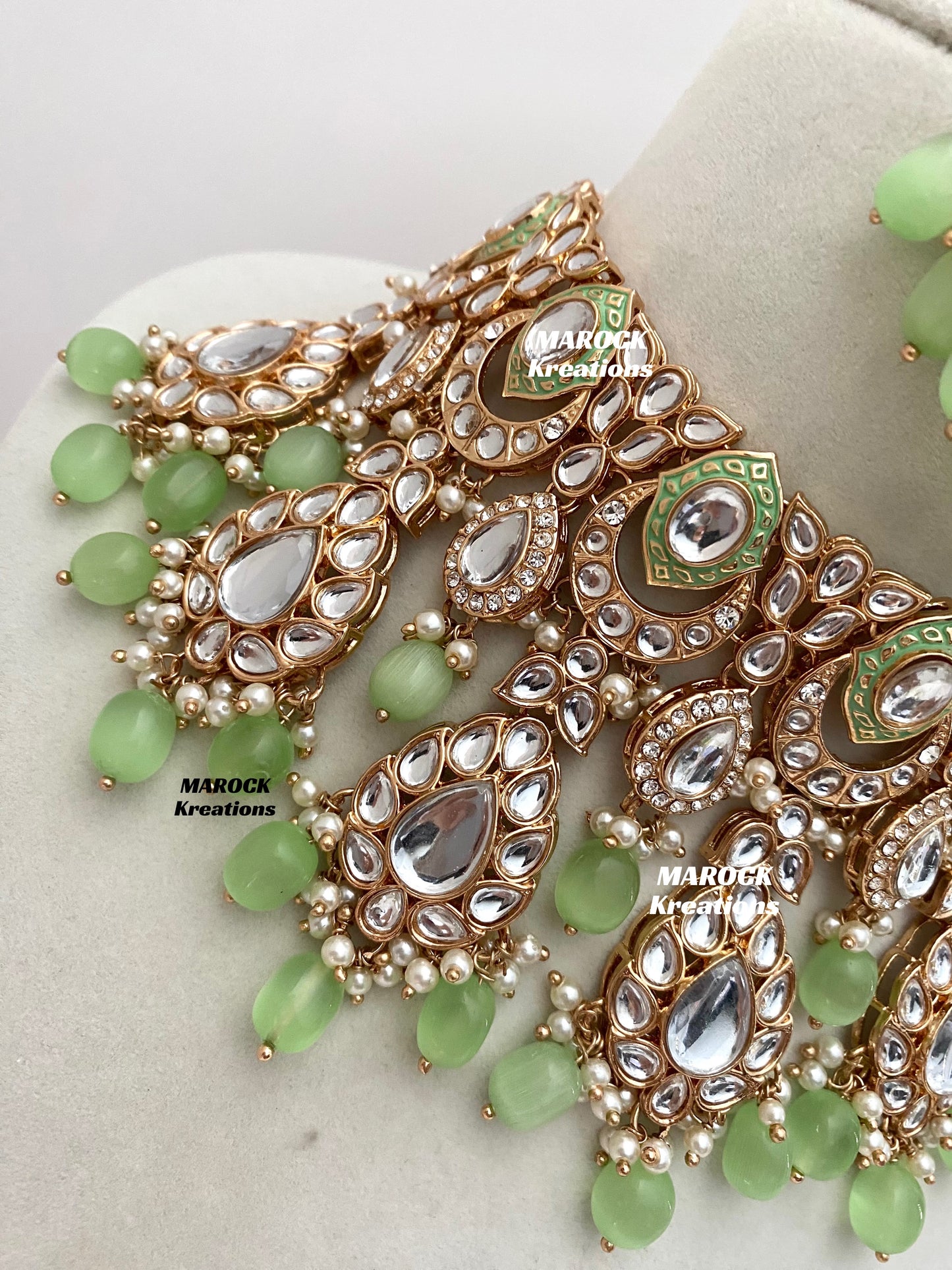 Kaniz Premium Quality Rose Gold Kundan Meenakari Choker/Necklace set