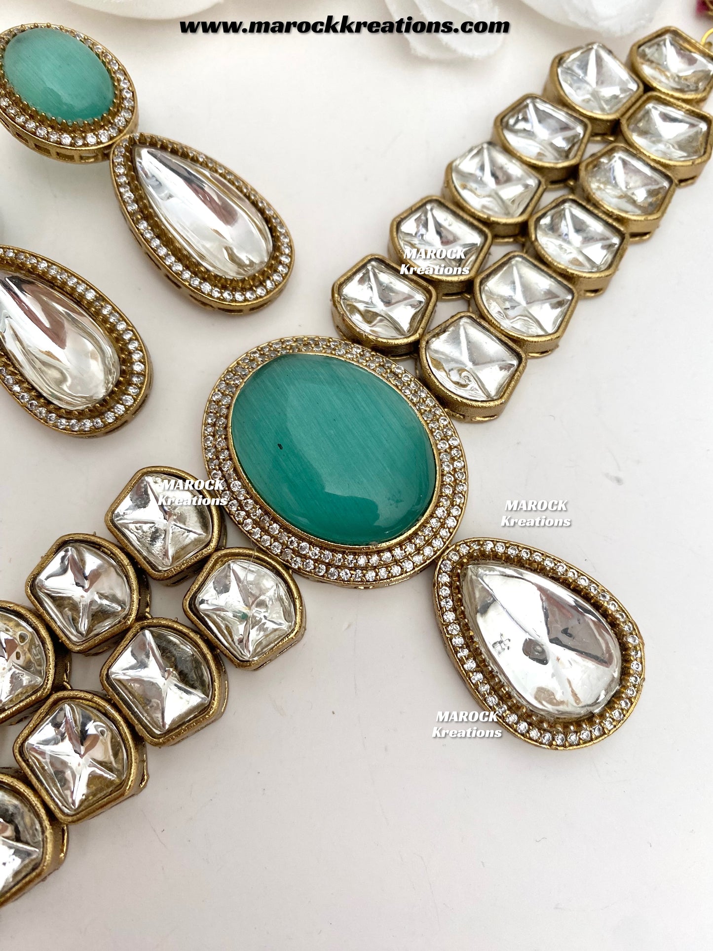 Luxna Premium Quality Kundan Statement Choker set