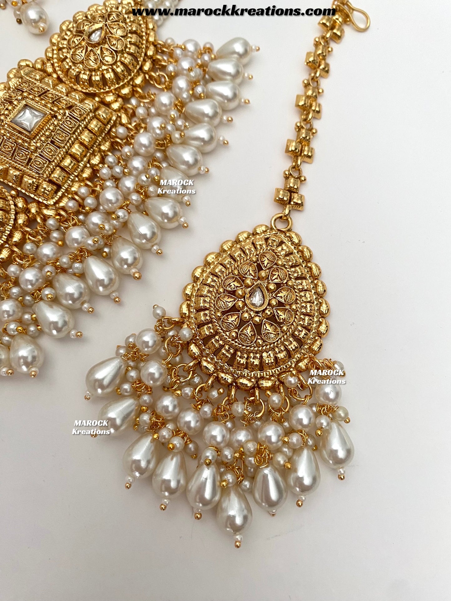 Asna Premium Quality Gold Plated statement choker set