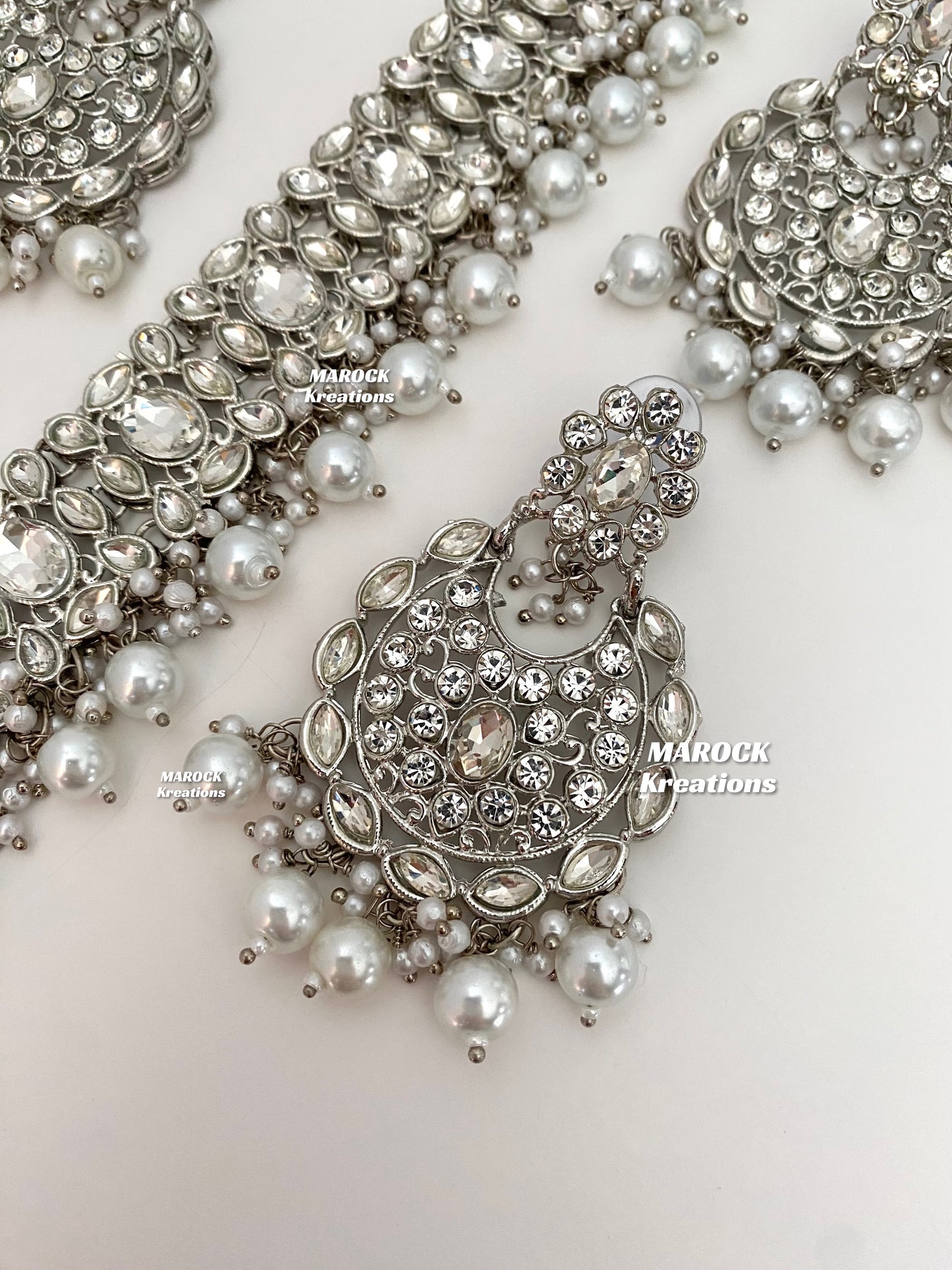 Kashish Silver stone choker set
