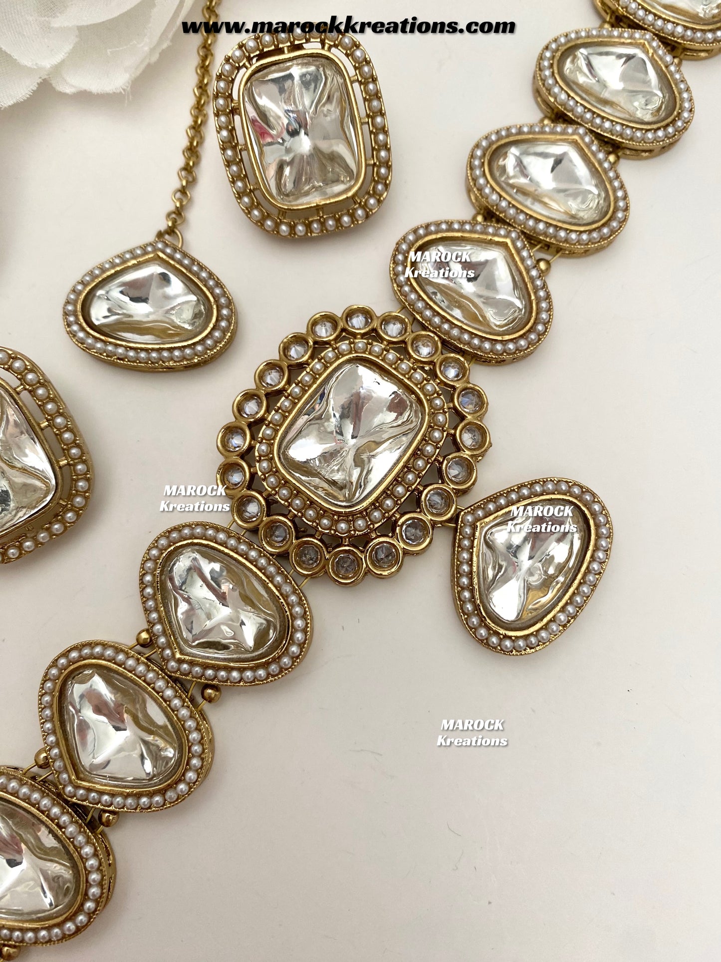 Ira Premium Quality Kundan statement choker set
