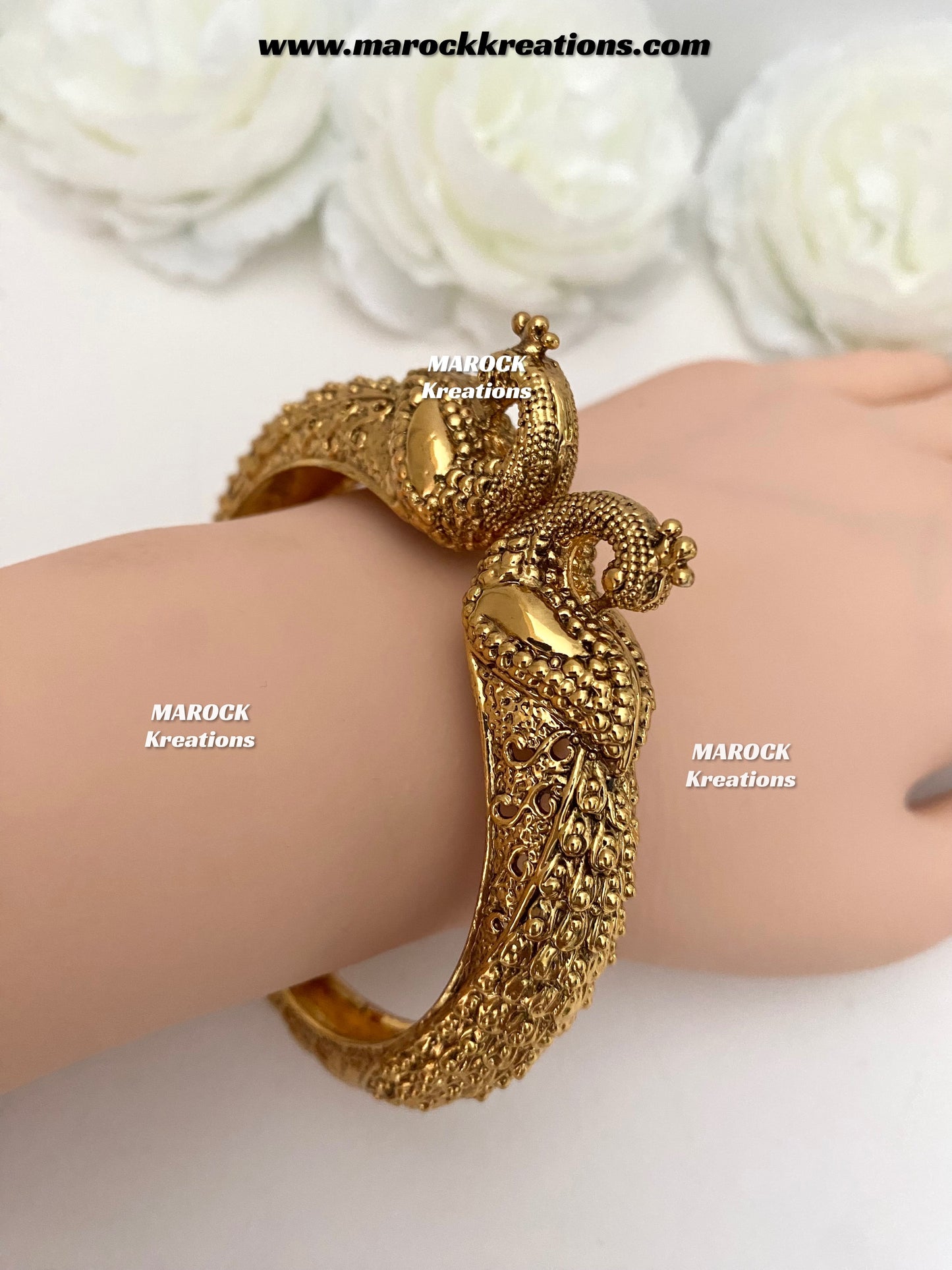 Gini Premium Quality Gold plated peacock crafted openable Rajwadi statement Bracelet