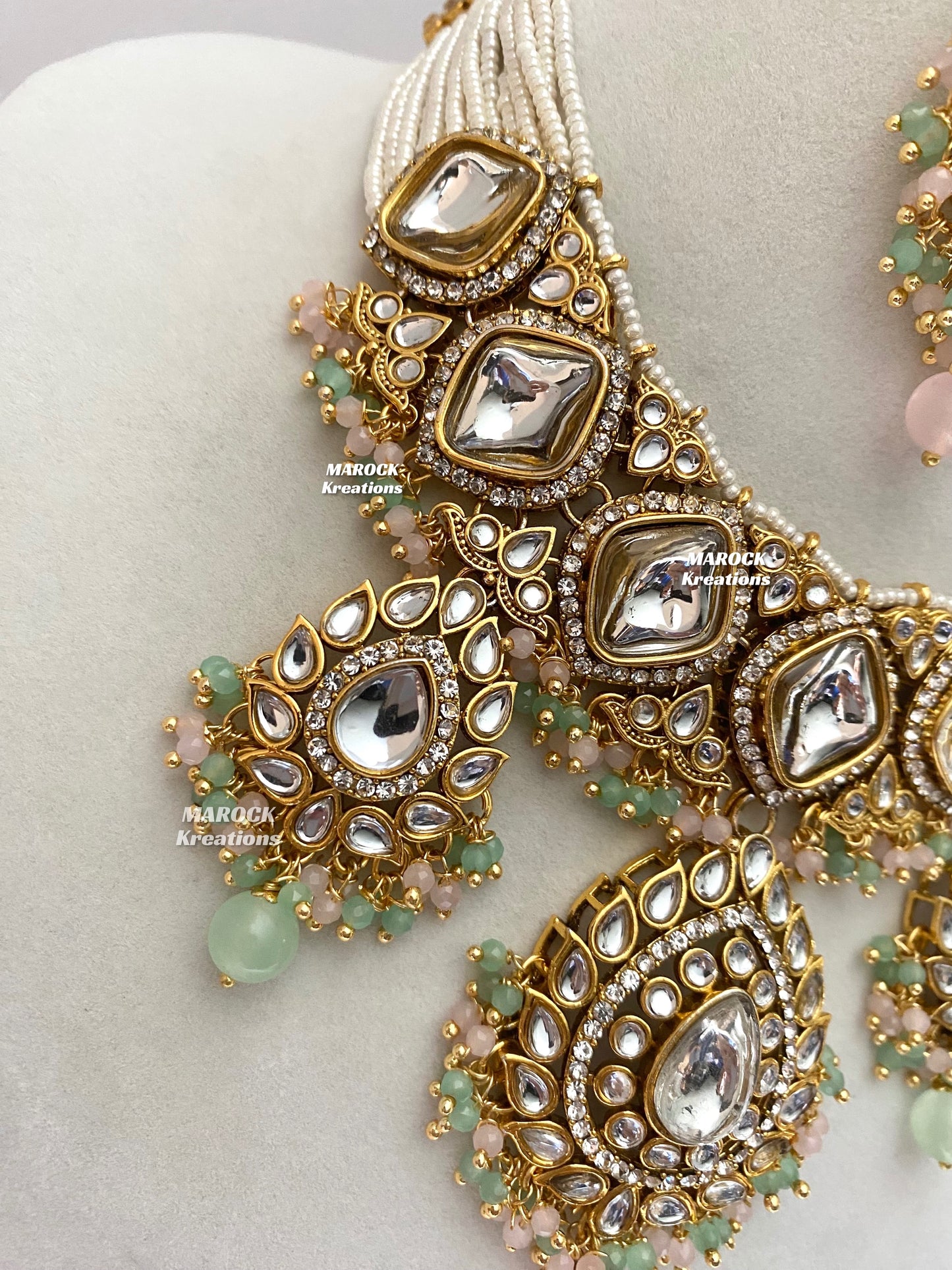 Rahila Premium quality Kundan Statement Choker/Necklace Set