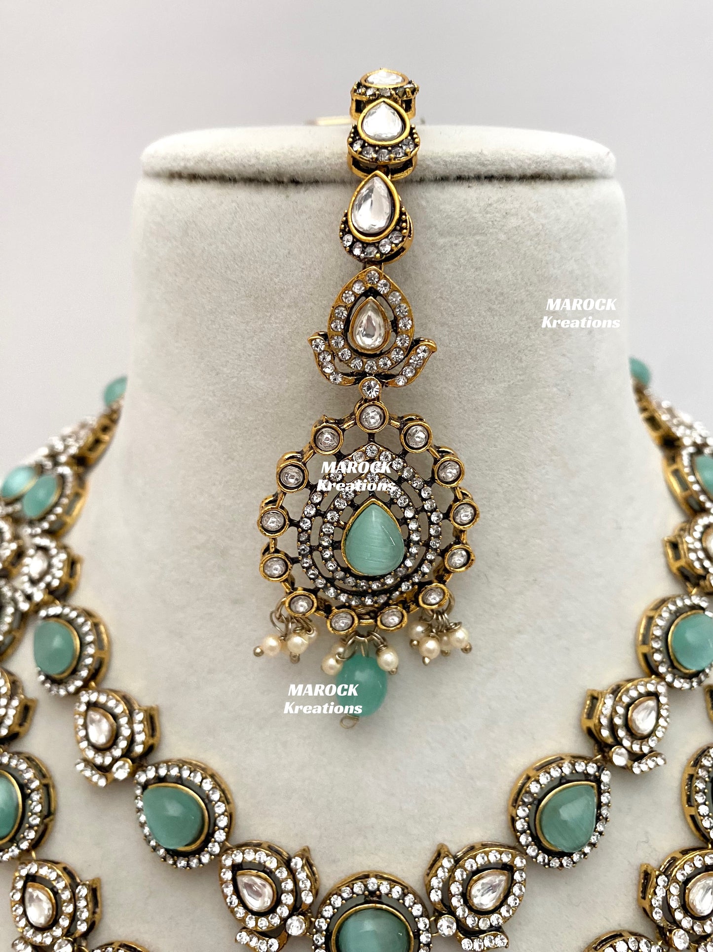 Hanali Victorian Kundan Statement Necklace set