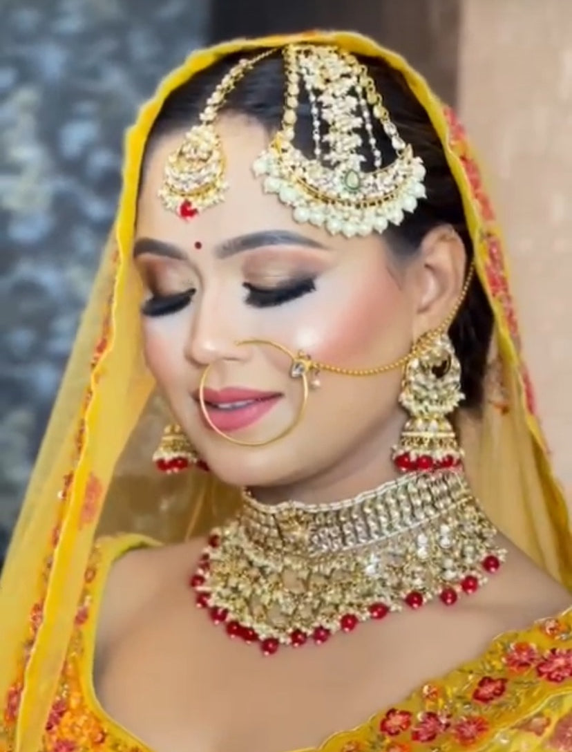 Kundan Choker set comes with Earrings and tikka