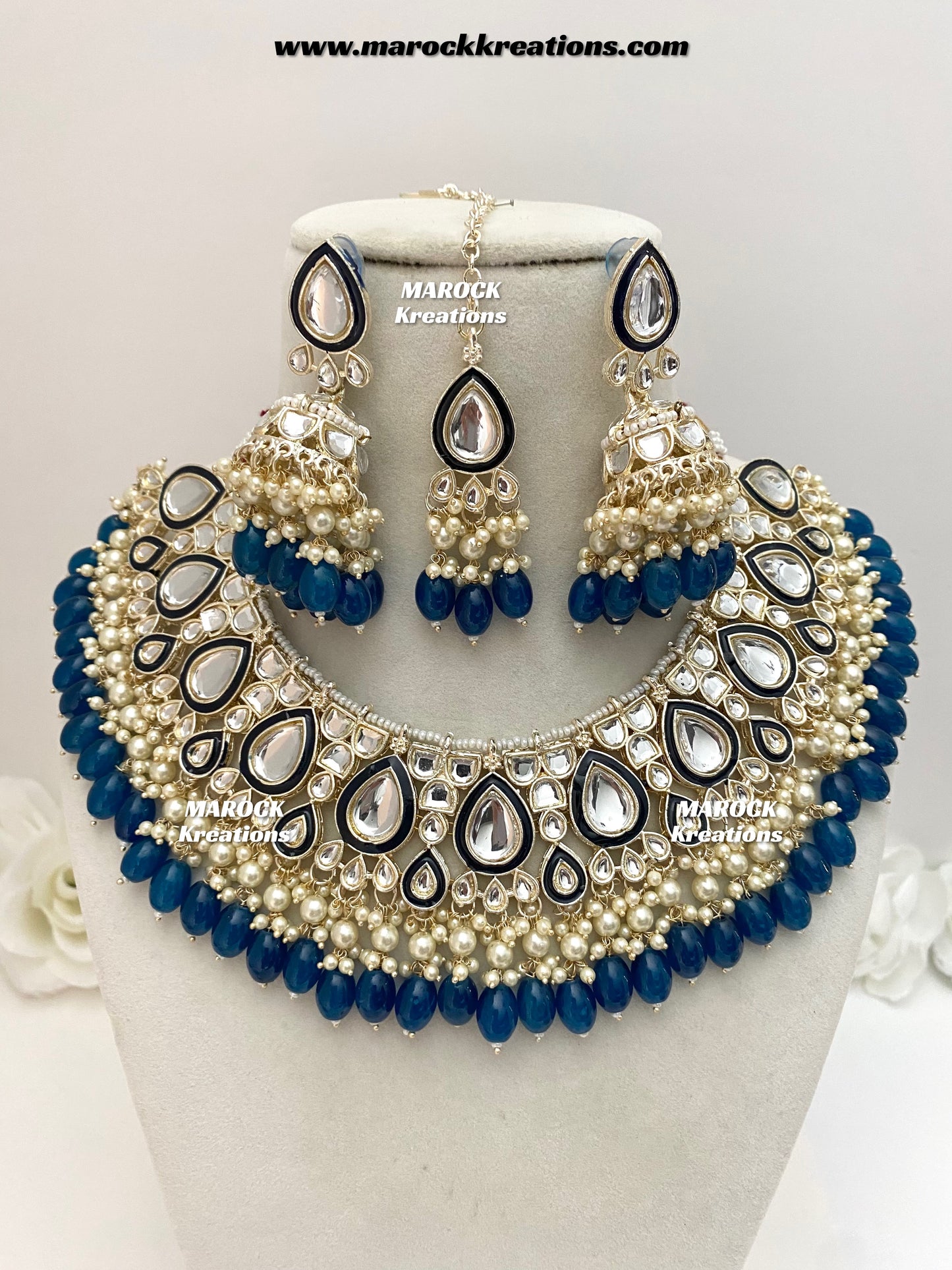 Aarvi Kundan Necklace set