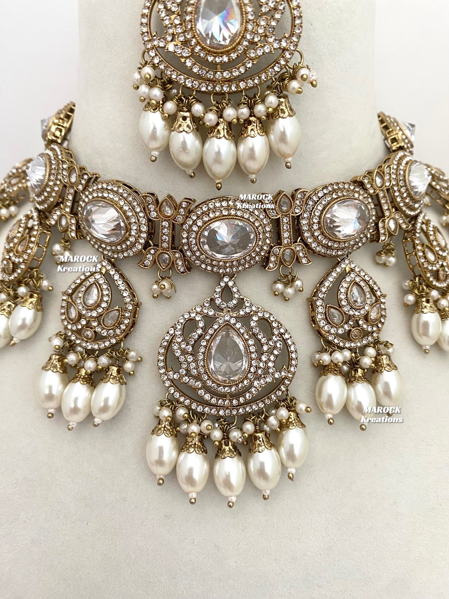 Yumna Polki statement Choker/Necklace set
