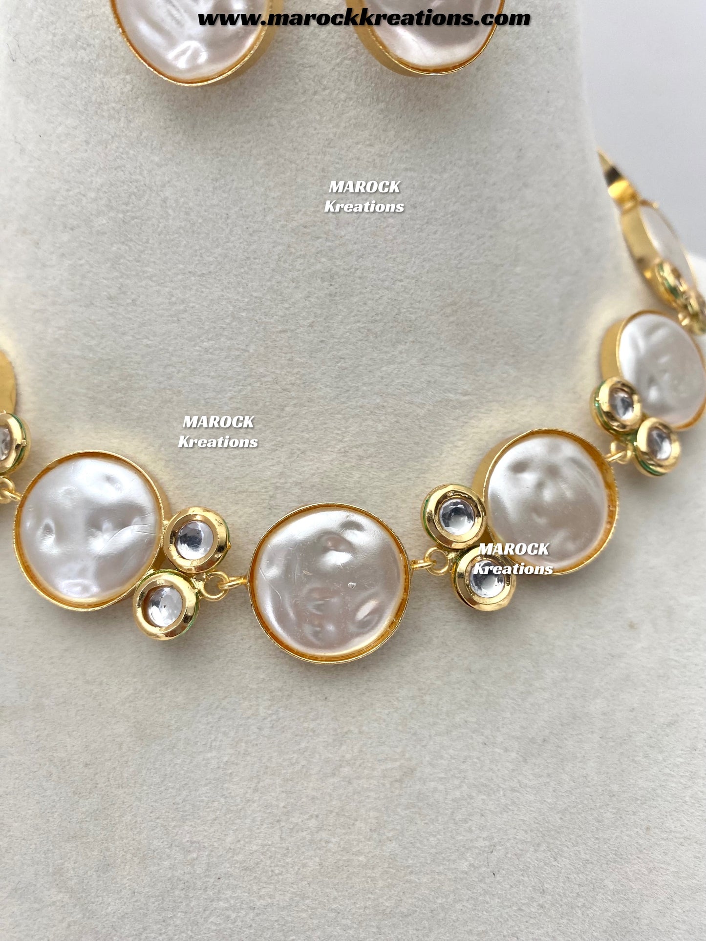 Wahida Mother of pearls Statement choker/Necklace set