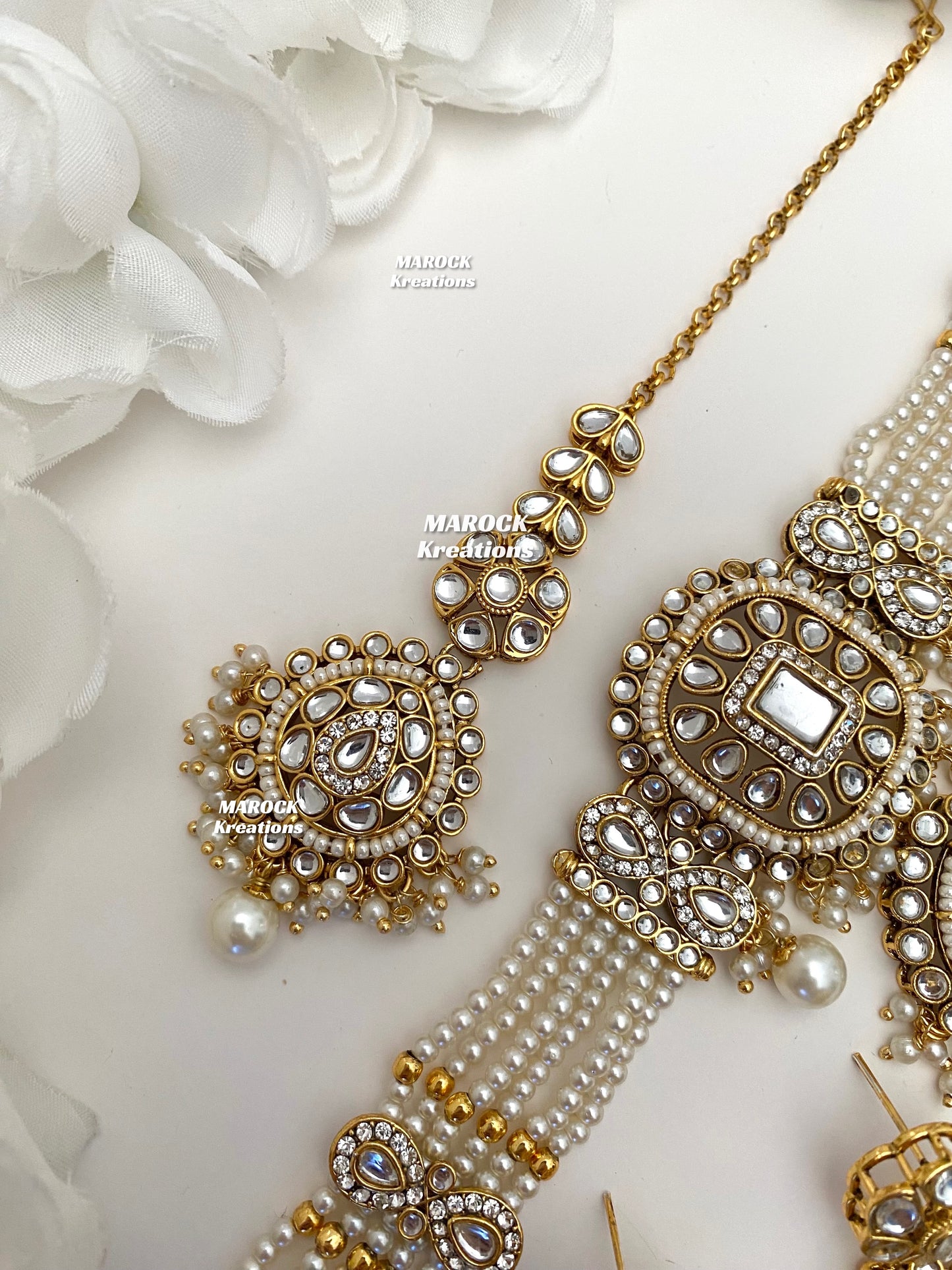 Simona Premium Quality Kundan Choker set