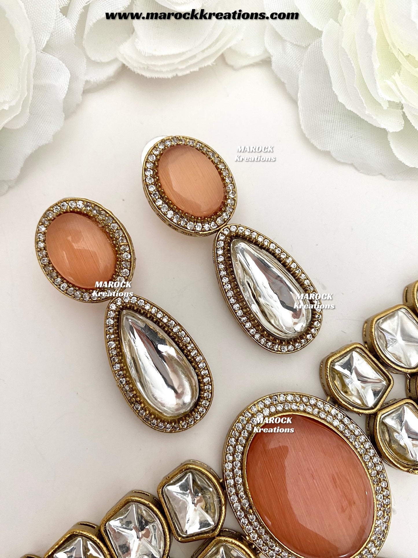 Luxna Premium Quality Kundan Statement Choker set