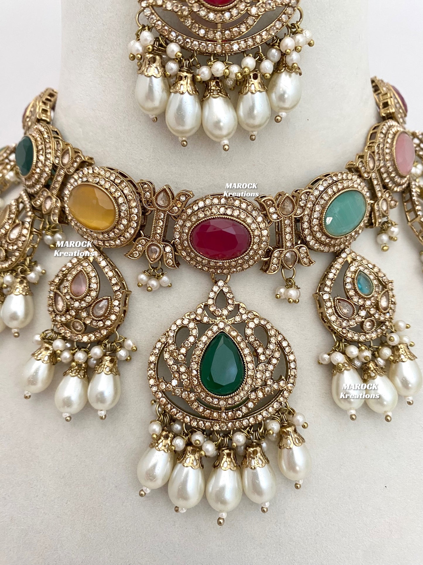 Yumna Polki statement Choker/Necklace set