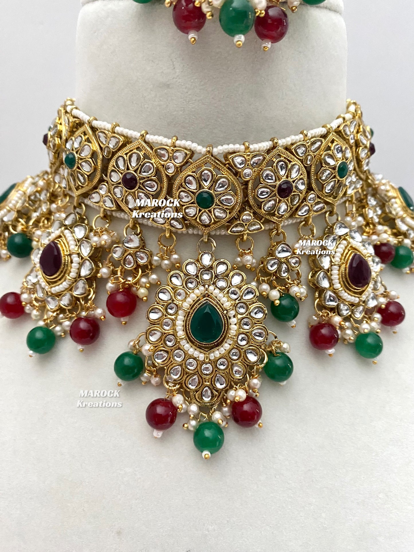 Karina Kundan Statement Choker Set