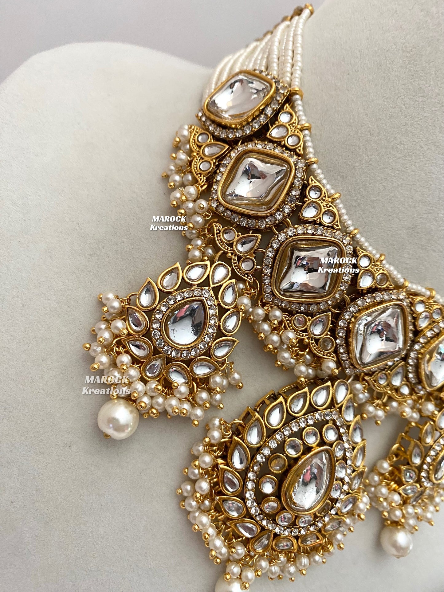 Rahila Premium quality Kundan Statement Choker/Necklace Set