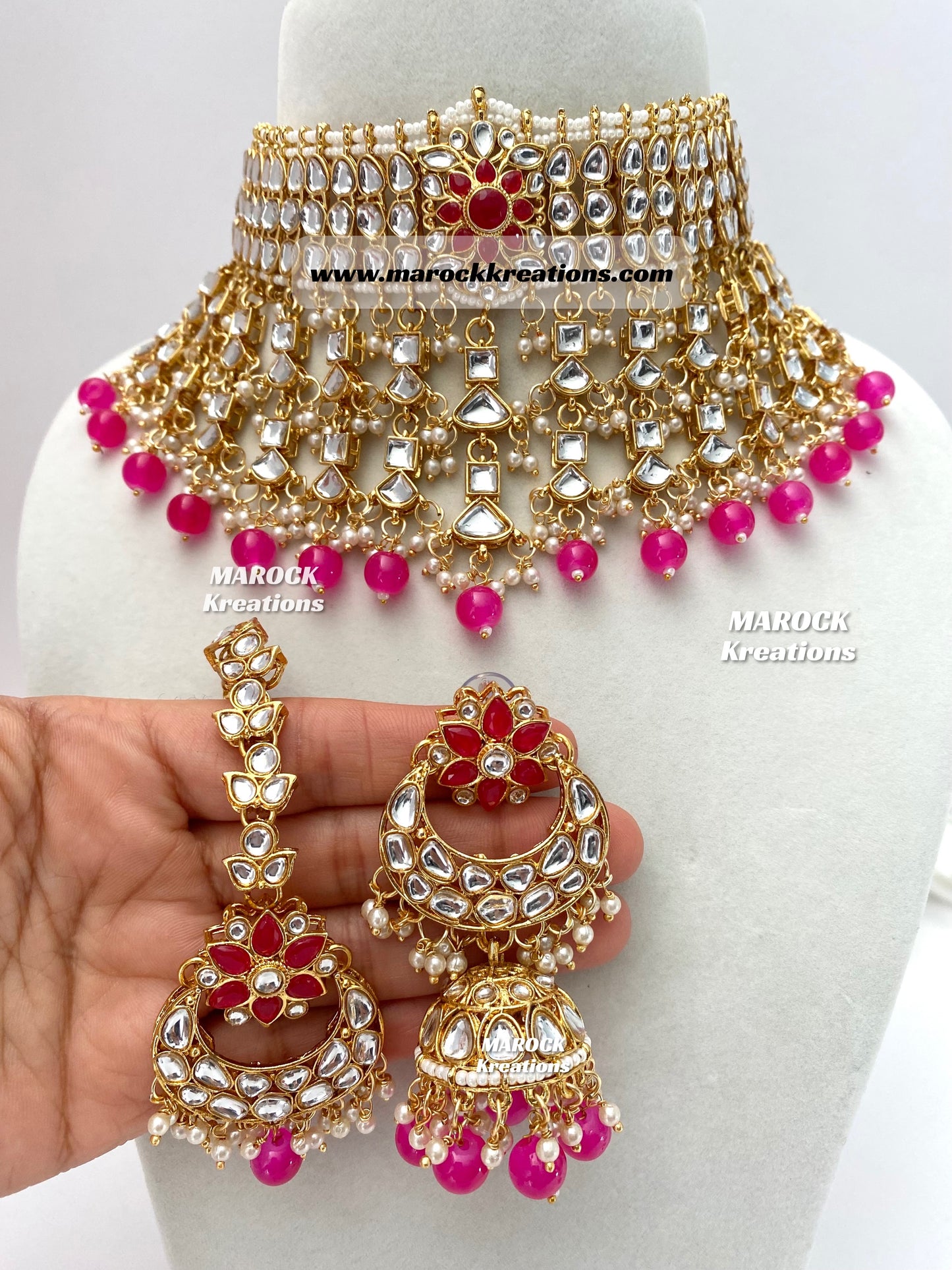 Kundan Choker set comes with Earrings and tikka