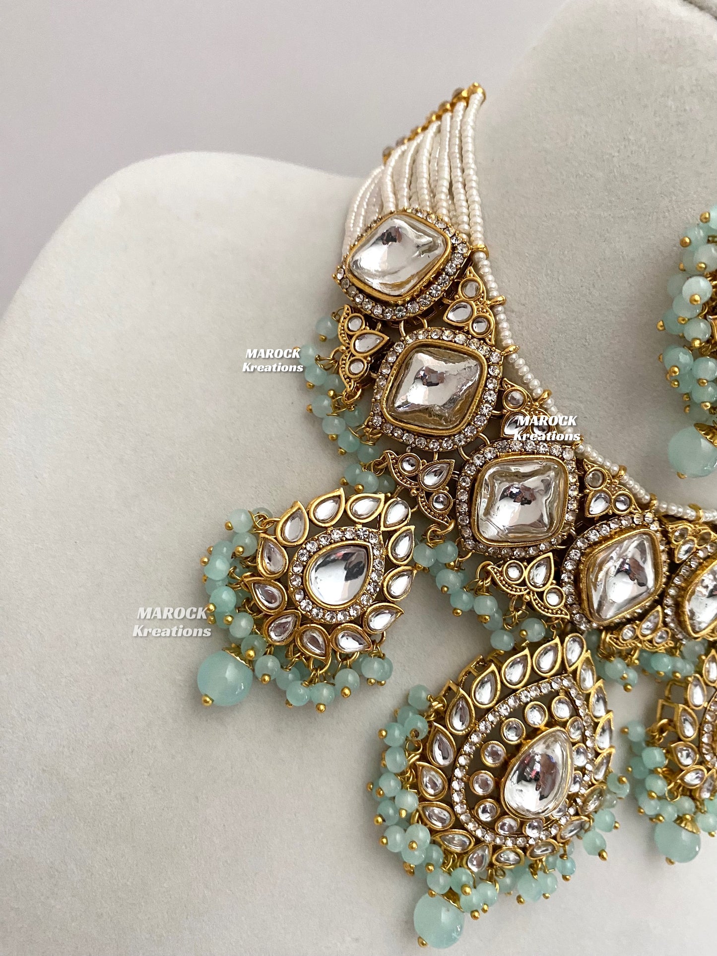 Rahila Premium quality Kundan Statement Choker/Necklace Set