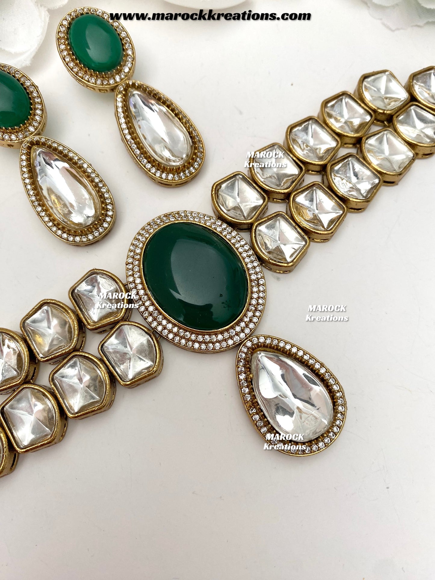 Luxna Premium Quality Kundan Statement Choker set