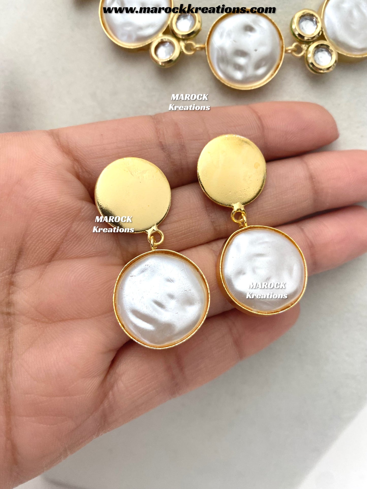 Wahida Mother of pearls Statement choker/Necklace set
