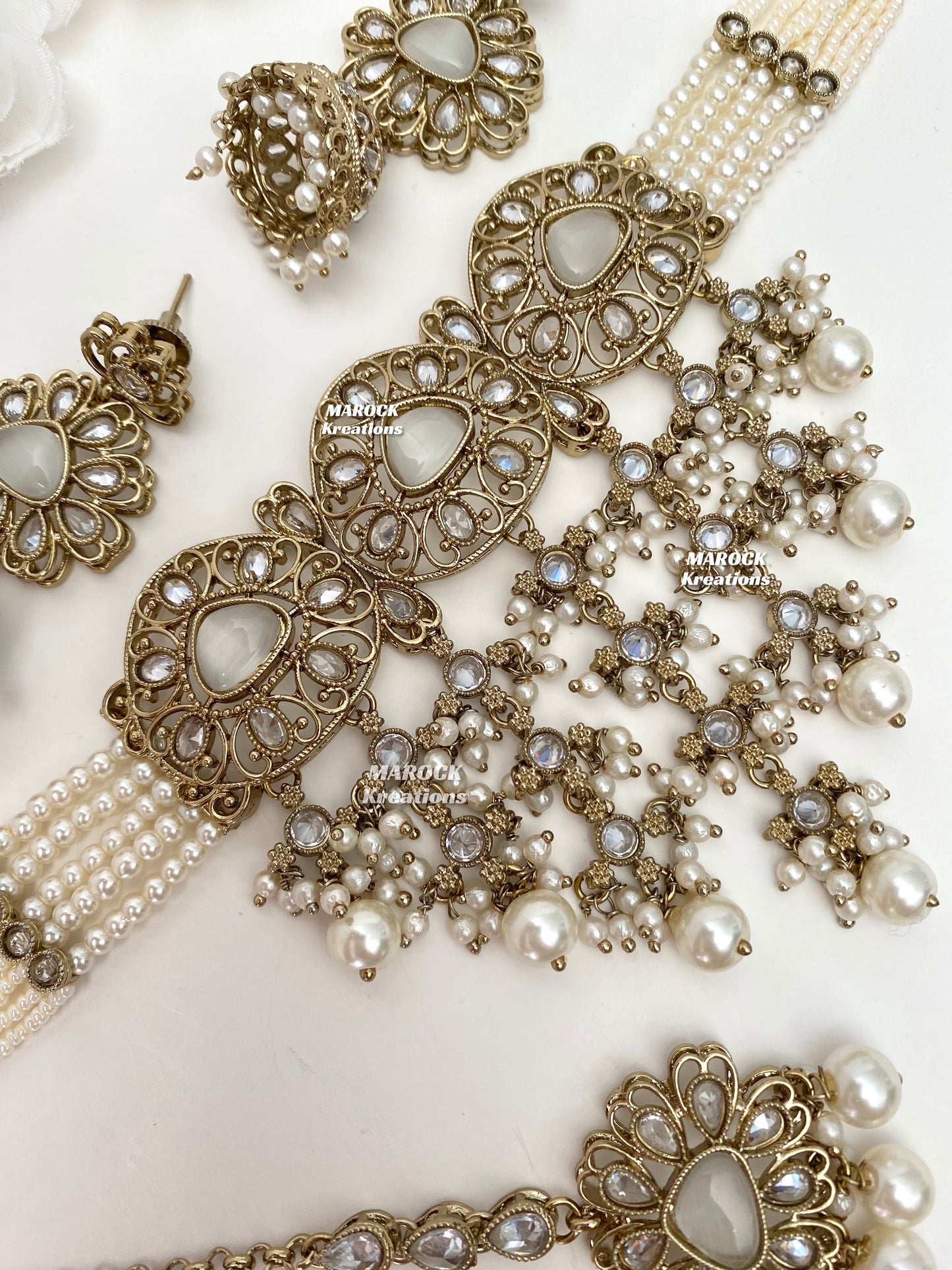 Amaira Antique Gold Polki choker set