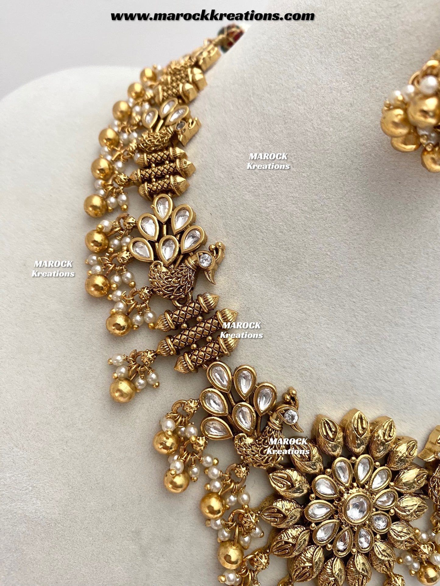 Nalini Premium Quality Gold Plated Kundan statement Necklace set