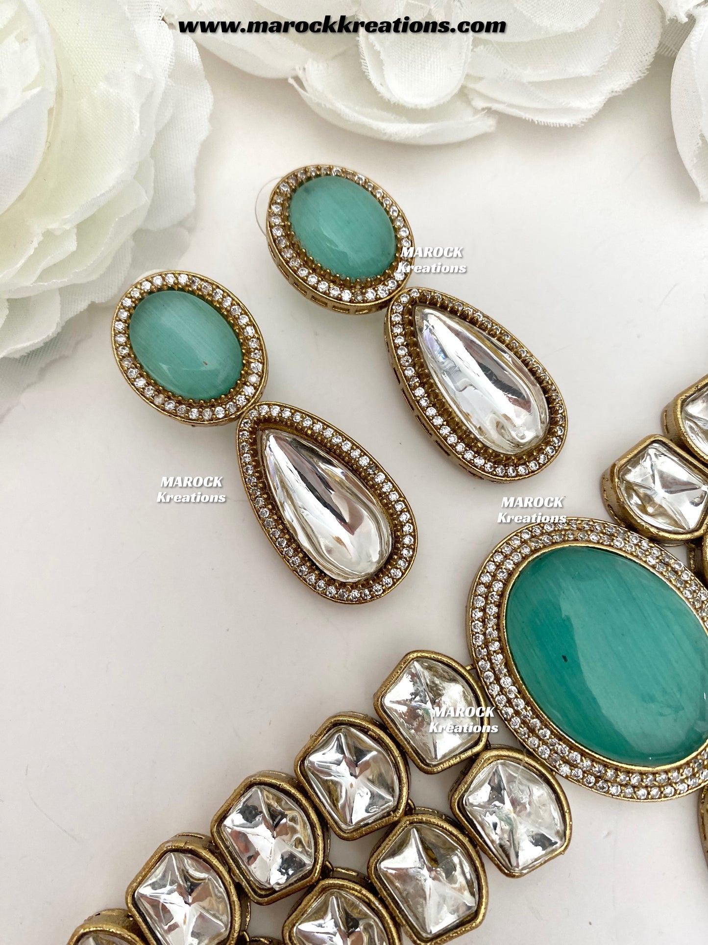 Luxna Premium Quality Kundan Statement Choker set