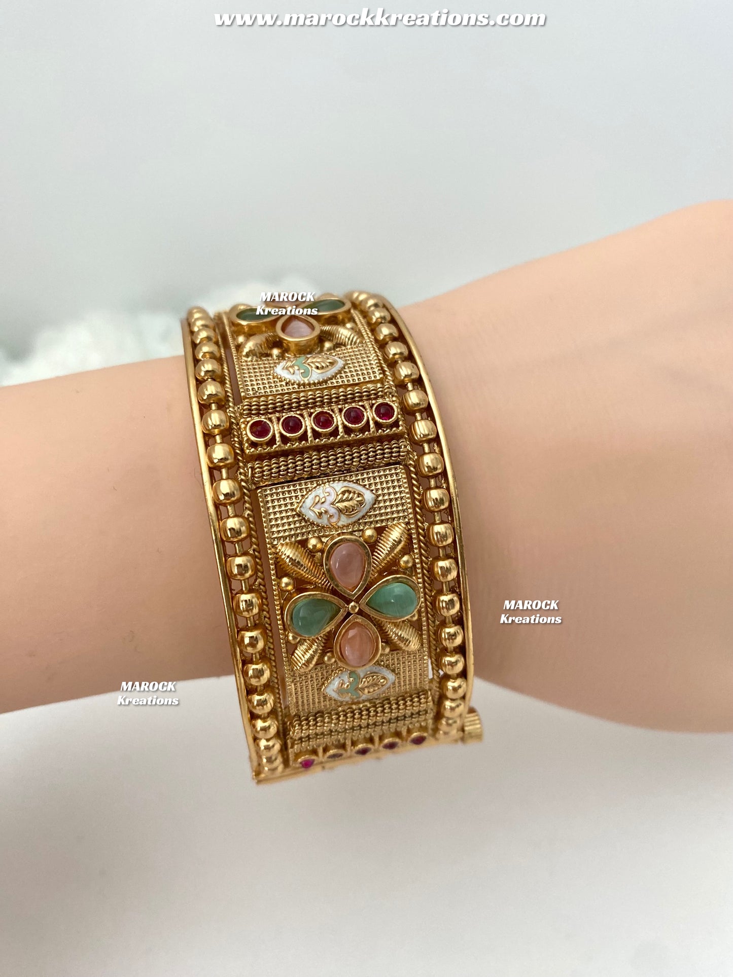 Ankita Premium Quality Gold plated openable Rajwadi kade/Bangles/Kangan