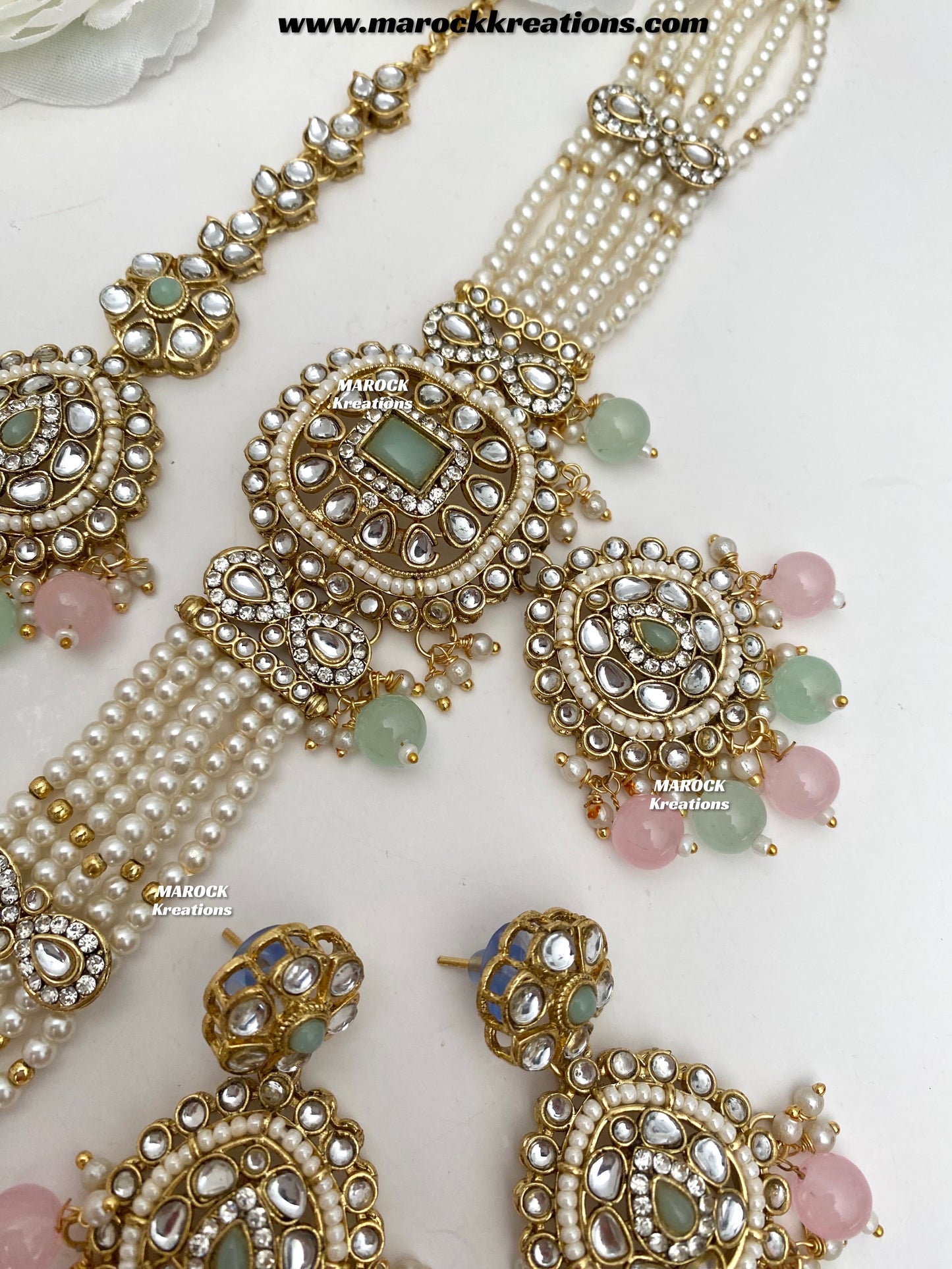 Moony Kundan Choker set