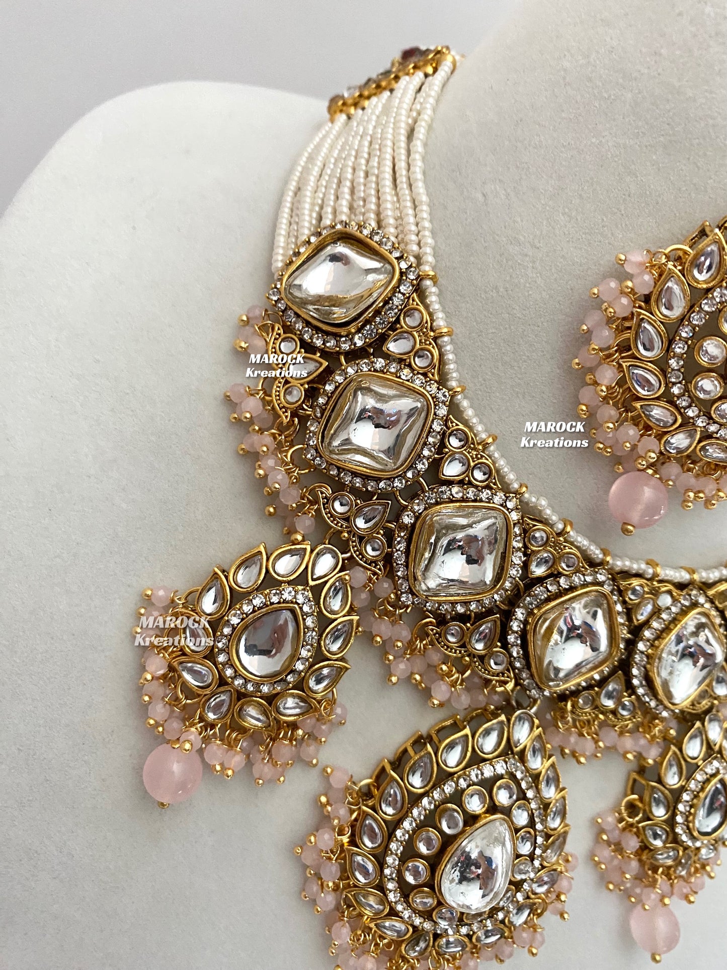 Rahila Premium quality Kundan Statement Choker/Necklace Set