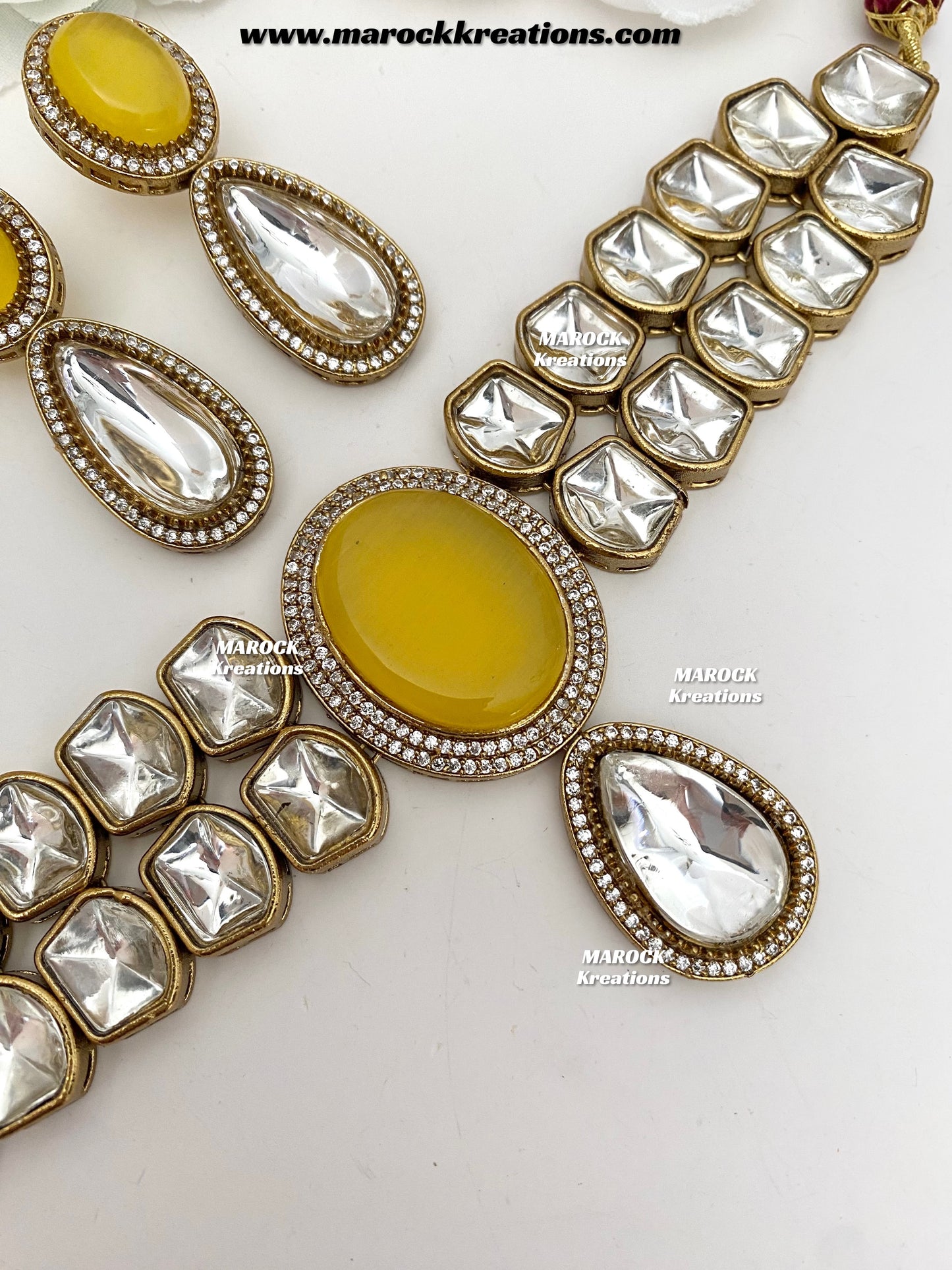 Luxna Premium Quality Kundan Statement Choker set