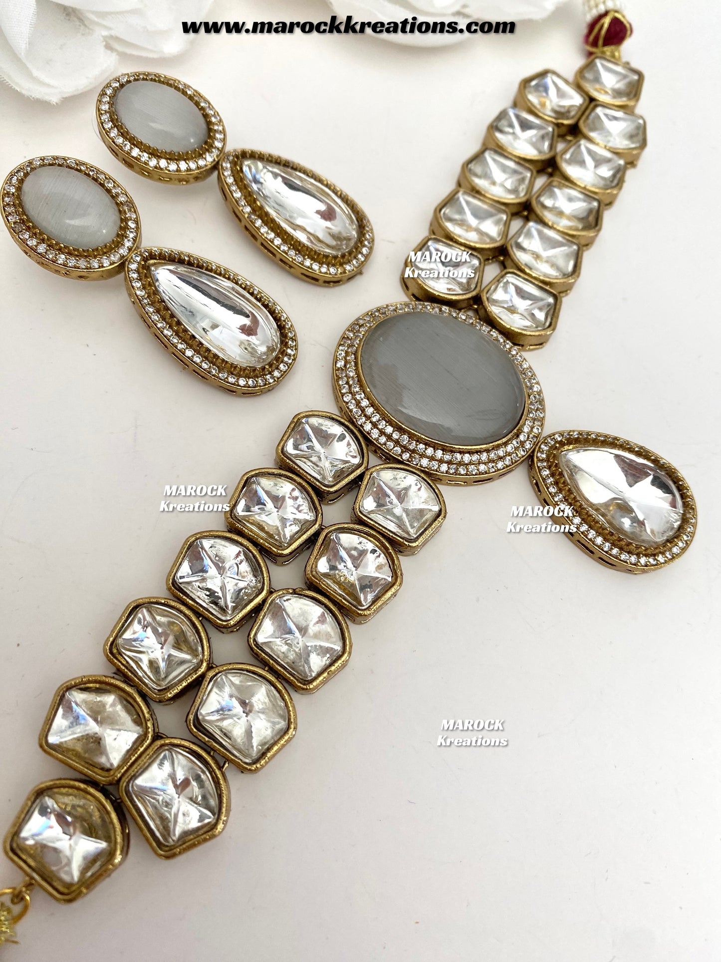 Luxna Premium Quality Kundan Statement Choker set