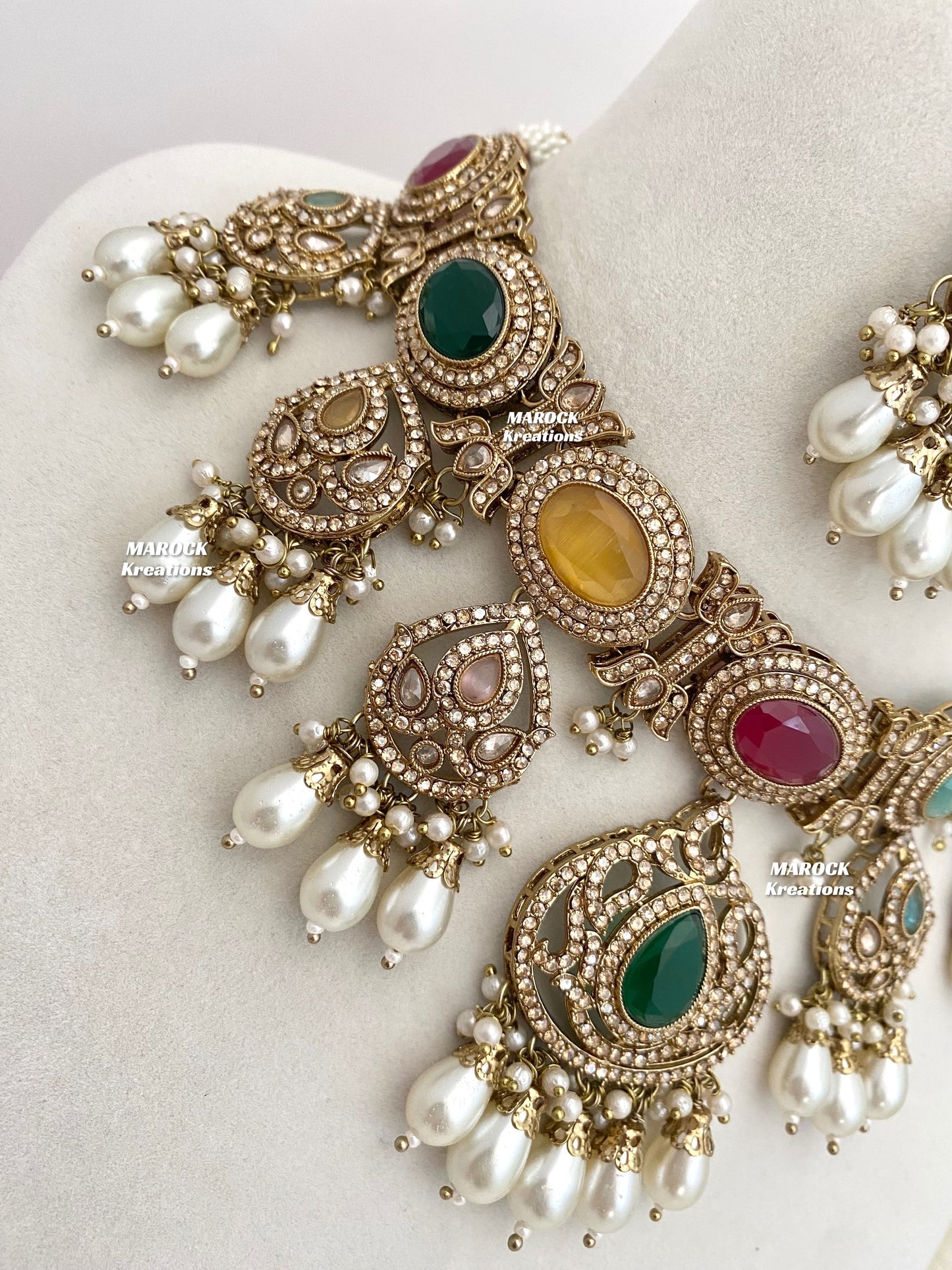 Yumna Polki statement Choker/Necklace set