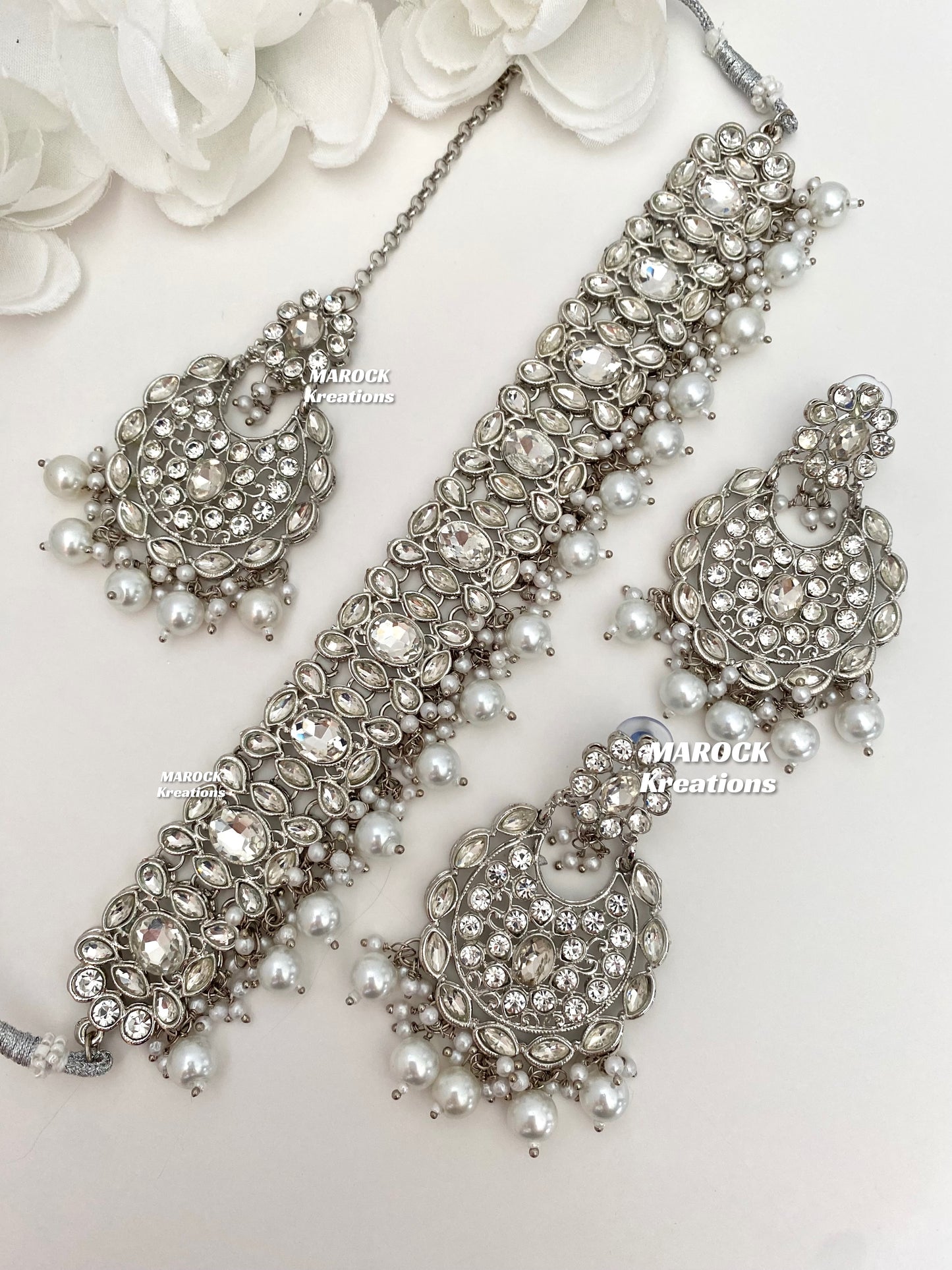 Kashish Silver stone choker set