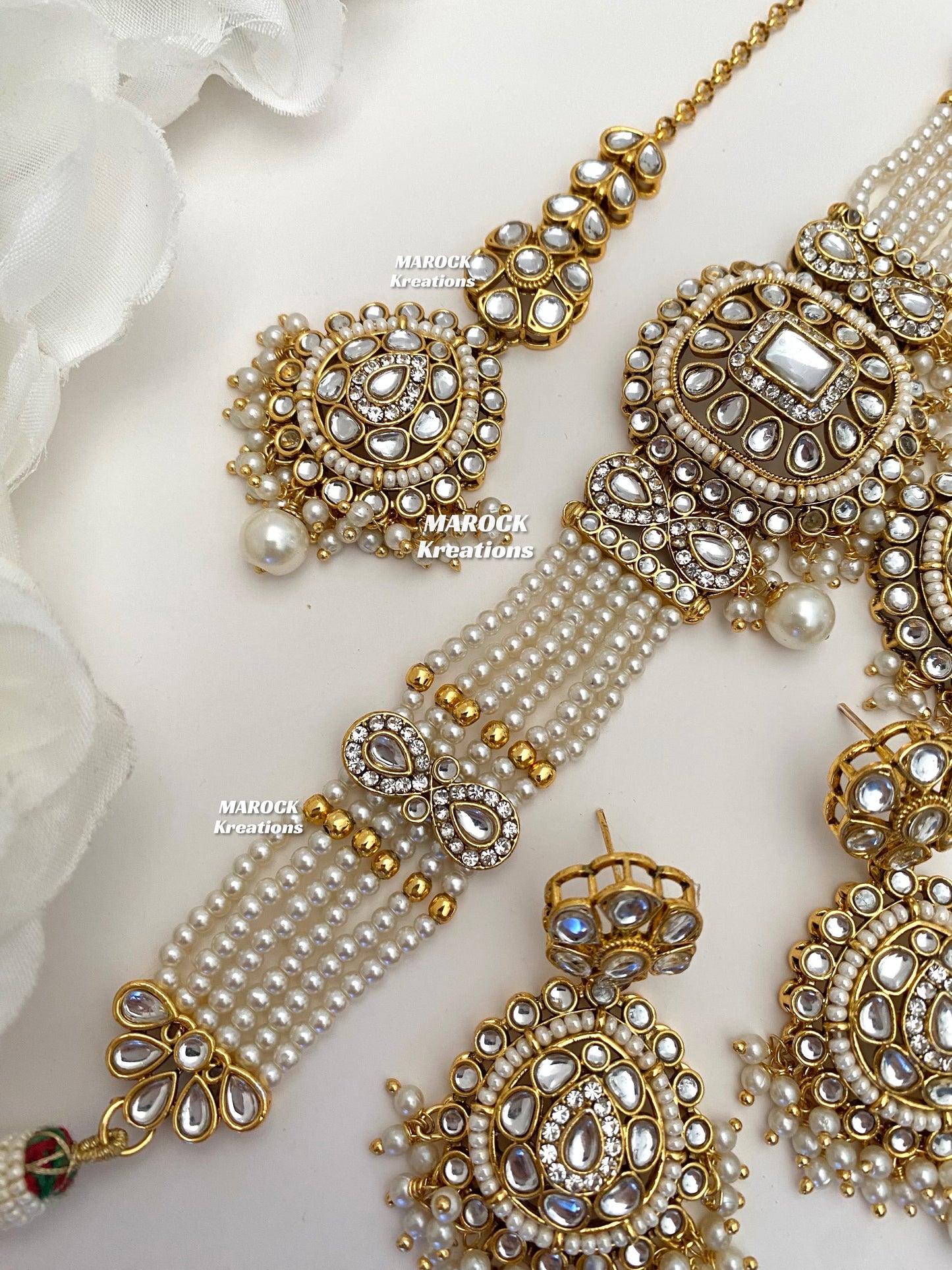 Simona Premium Quality Kundan Choker set