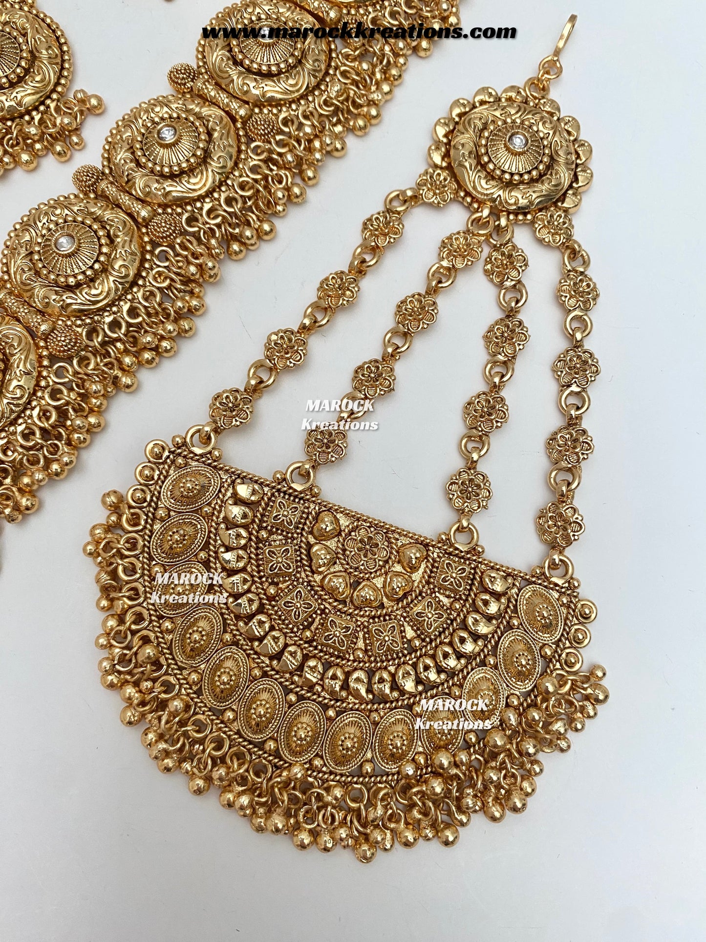 Premium Quality Gold Plated choker set comes with Passa/Jhoomer