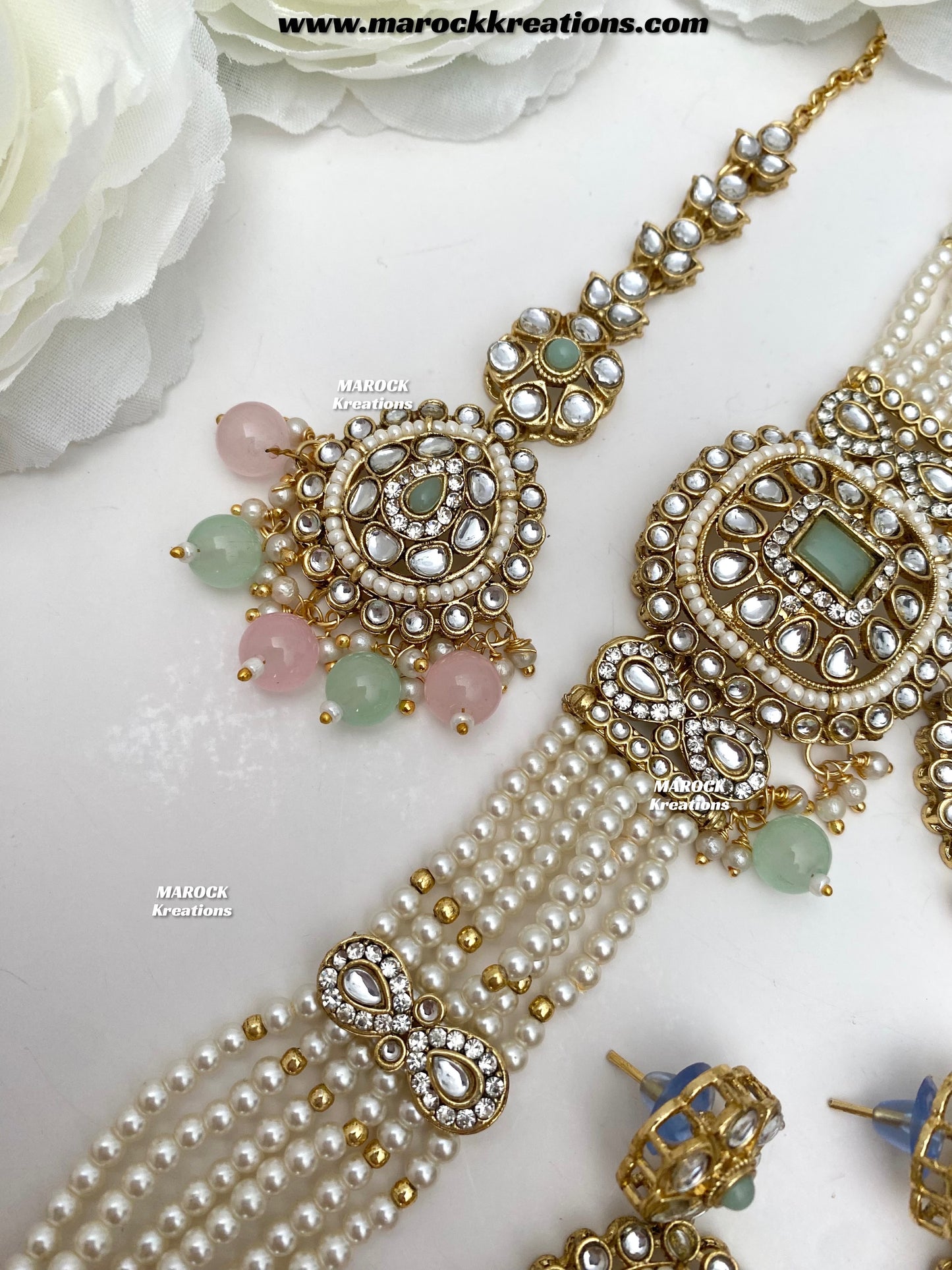 Moony Kundan Choker set