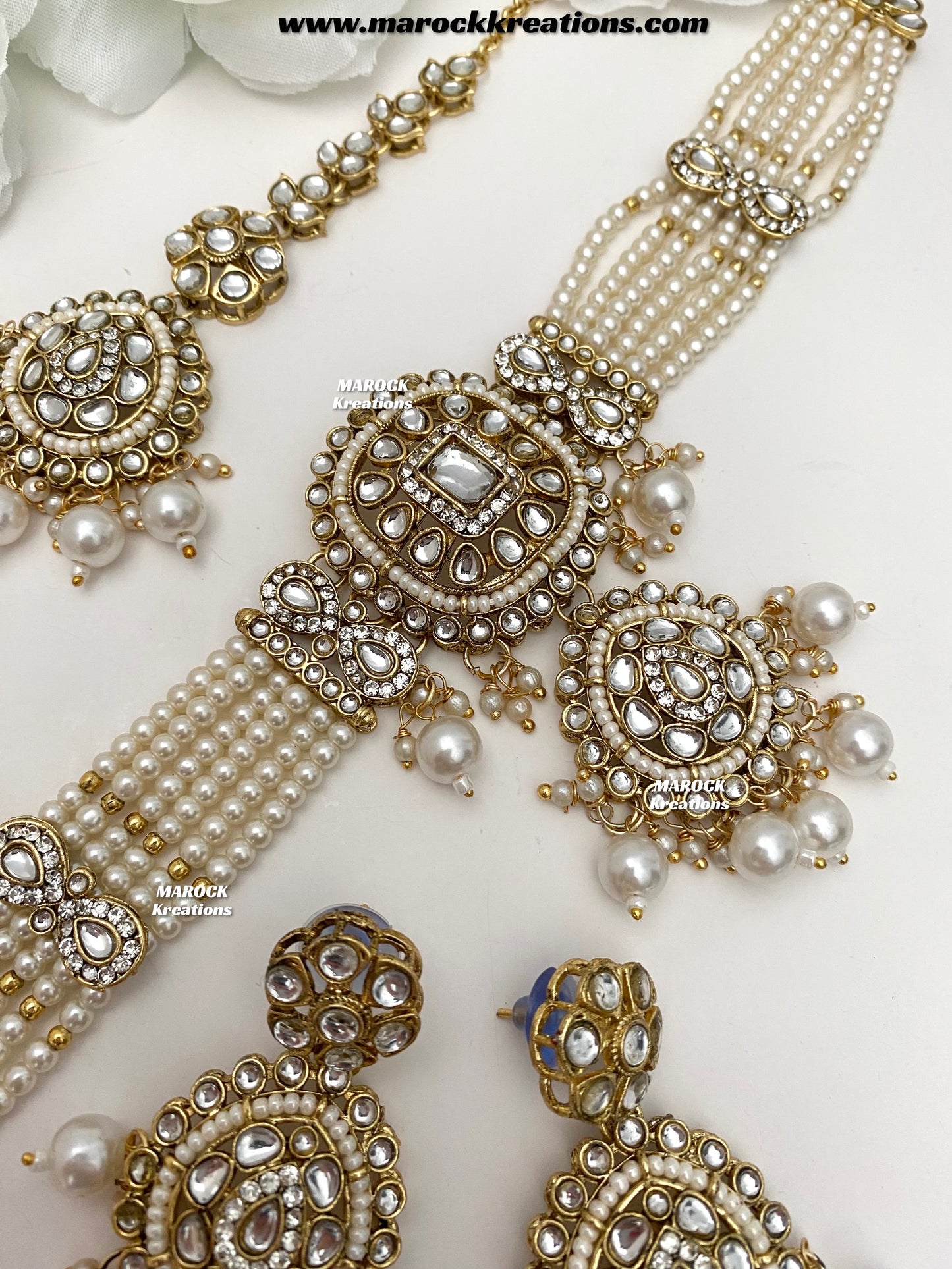 Moony Kundan Choker set