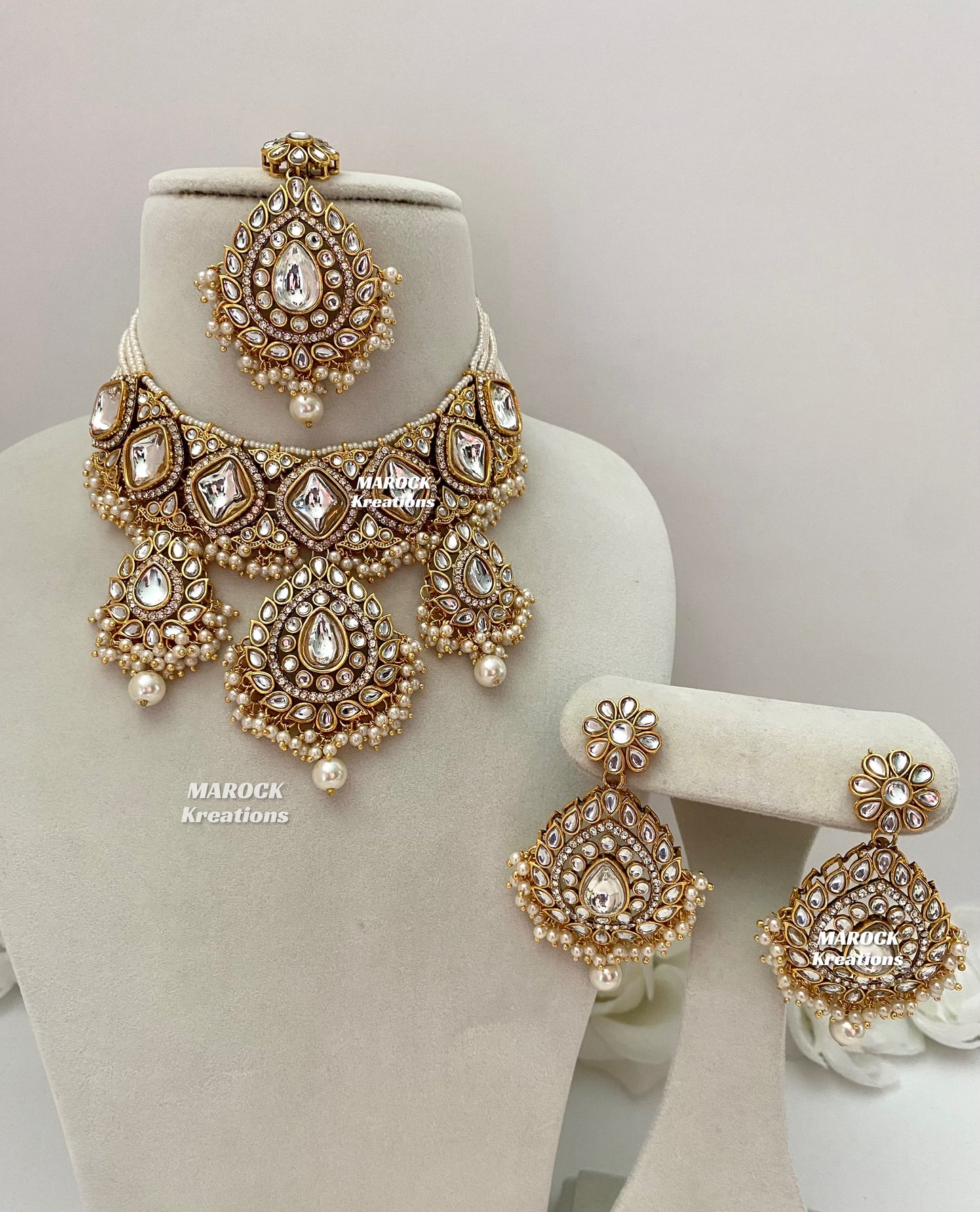 Rahila Premium quality Kundan Statement Choker/Necklace Set
