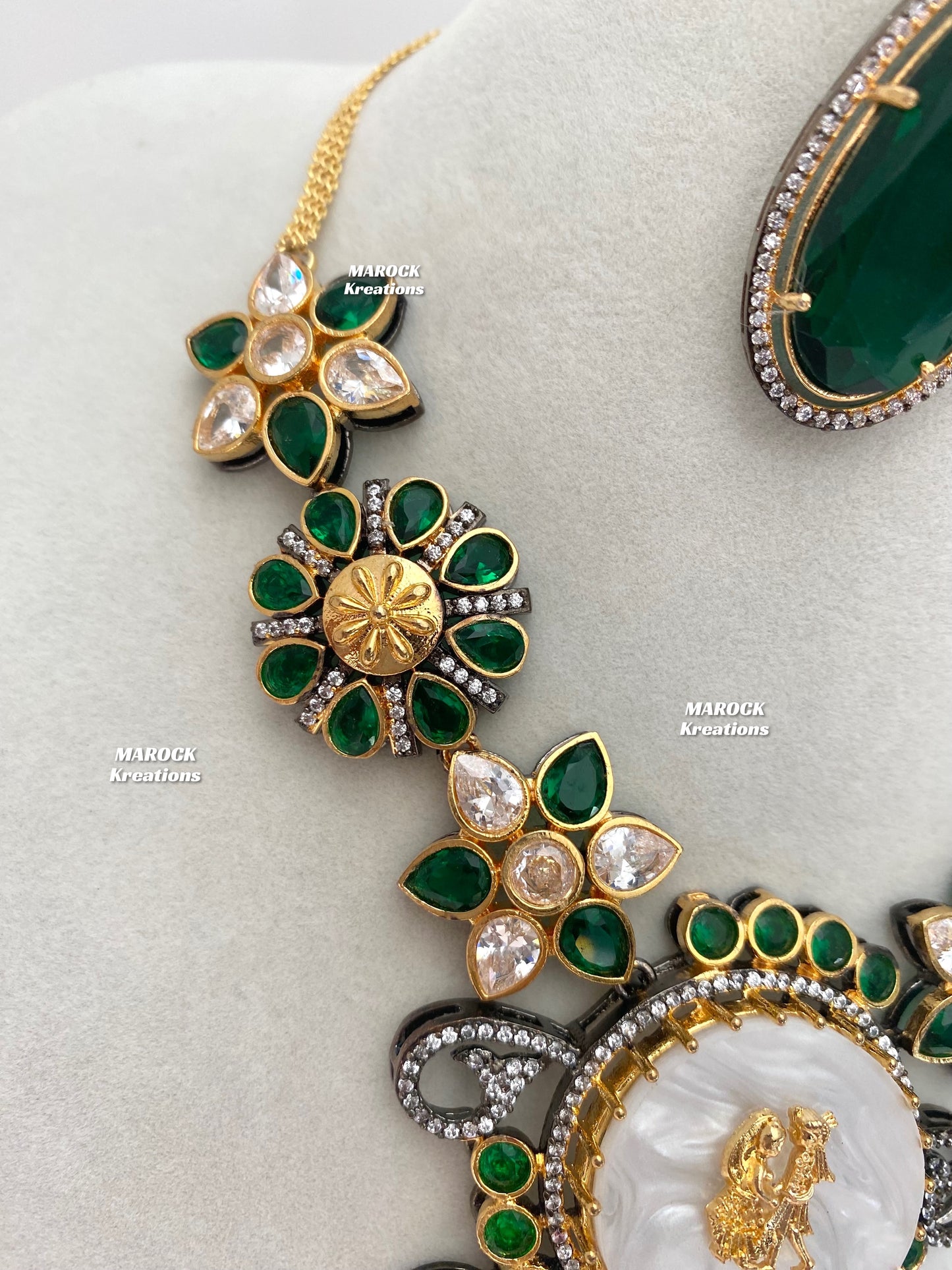 Raha Premium Quality Victorian Kundan Necklace set
