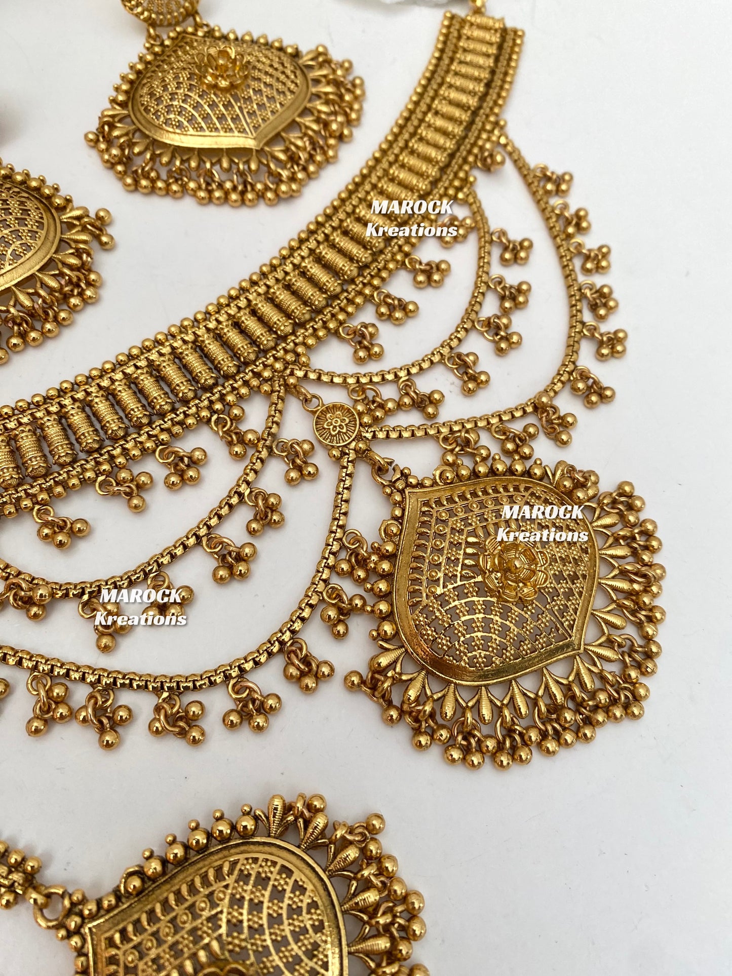 Vanshika Premium Quality Gold plated statement choker set