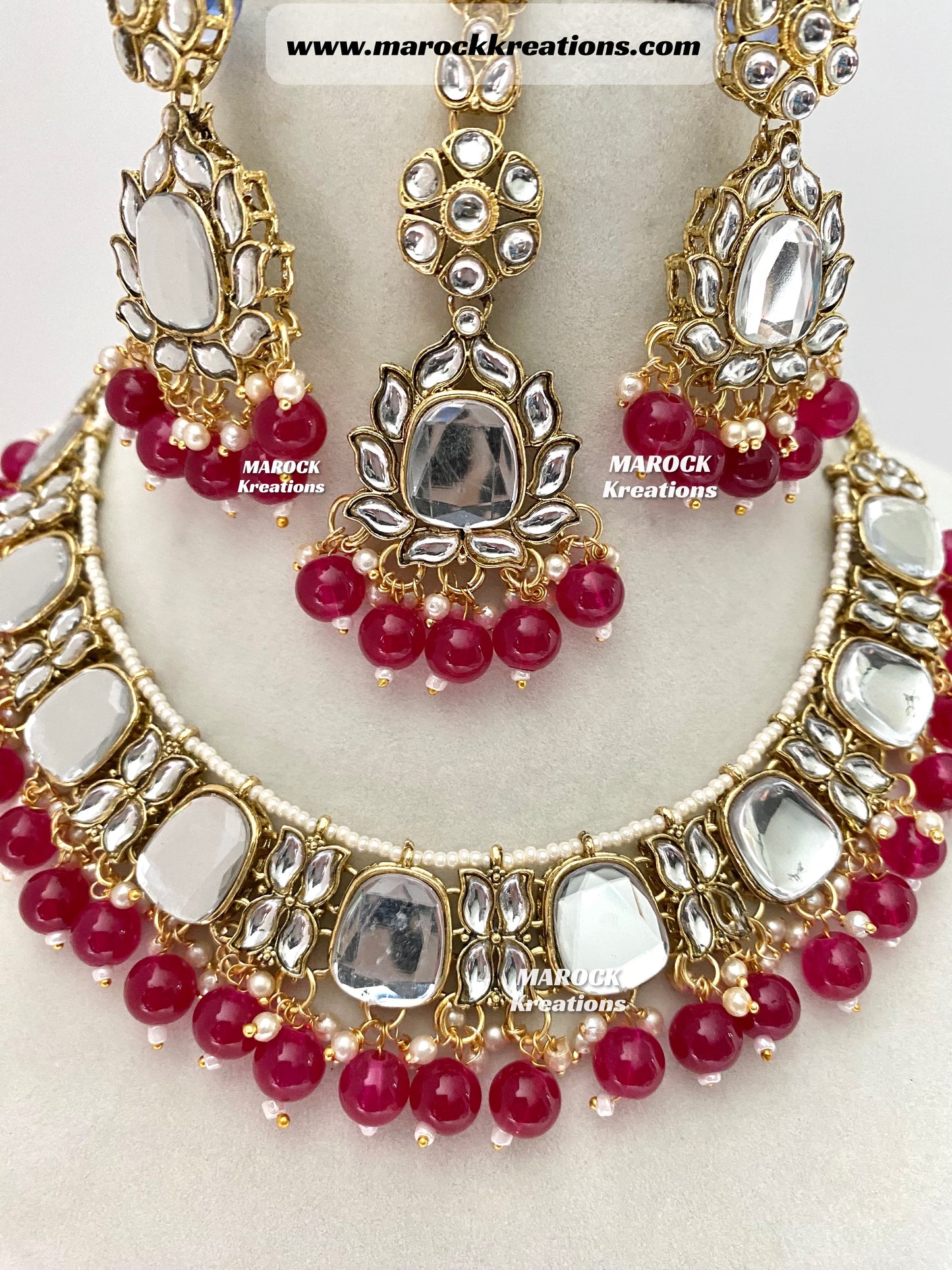 Avleen Kundan Necklace set