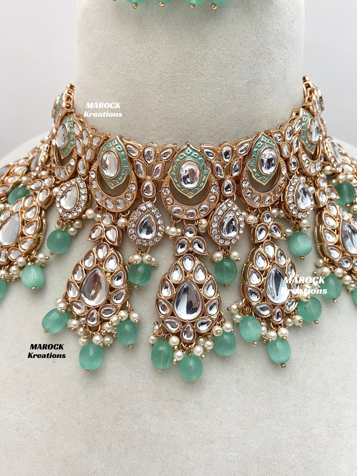 Kaniz Premium Quality Rose Gold Kundan Meenakari Choker/Necklace set