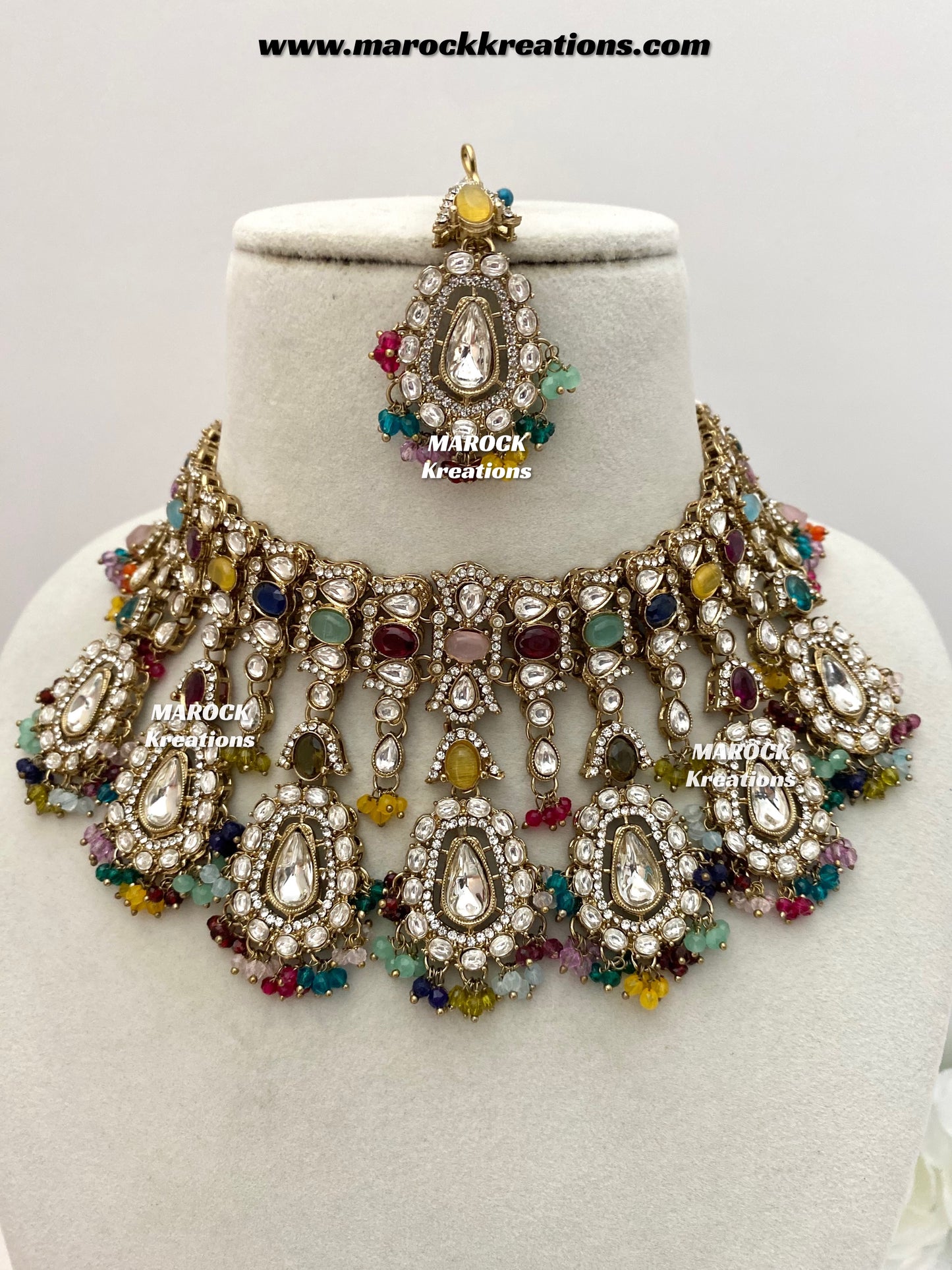 Sareena Kundan choker cum statement Necklace set
