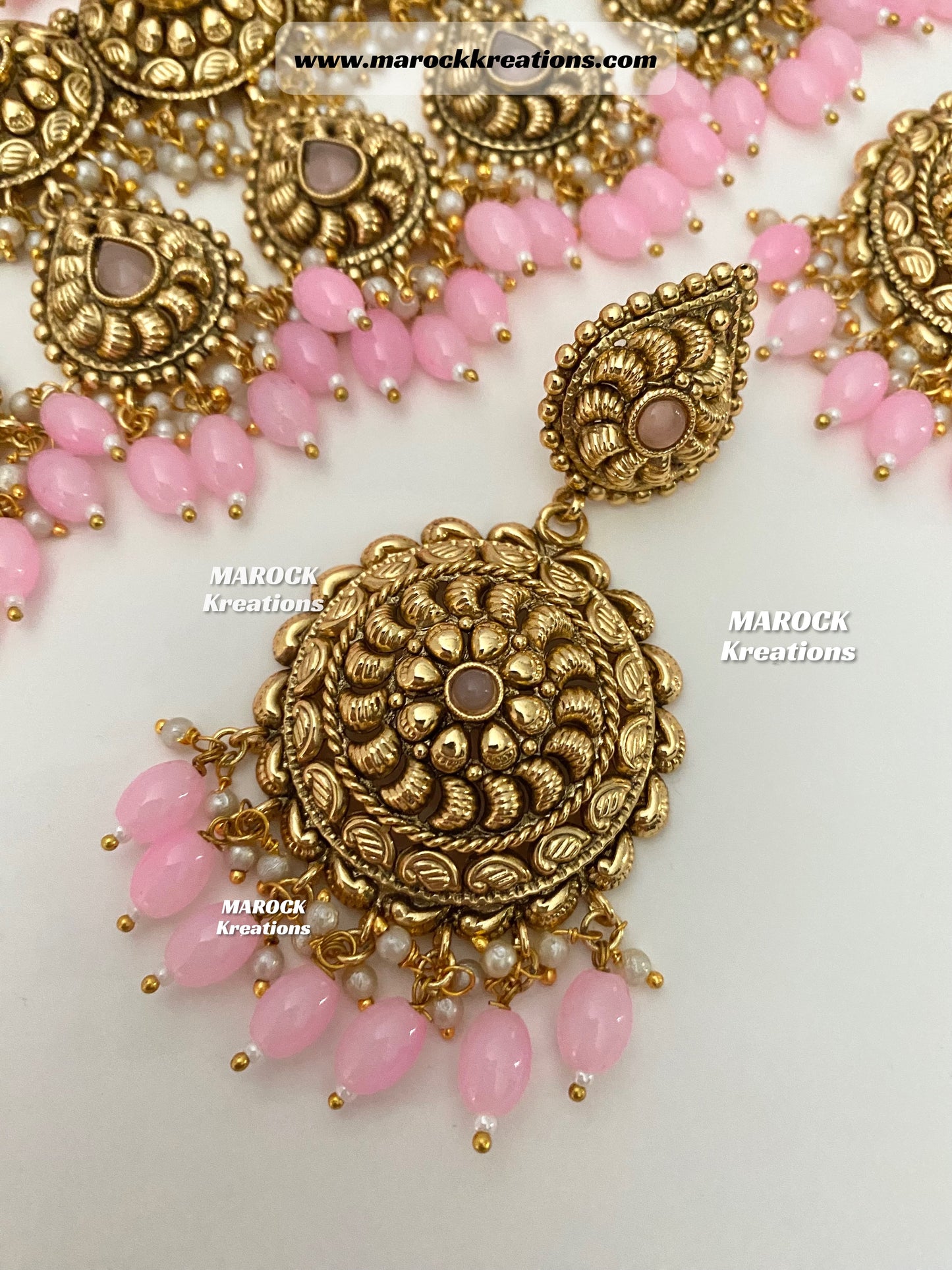 Trendy Gold plated traditional choker sets