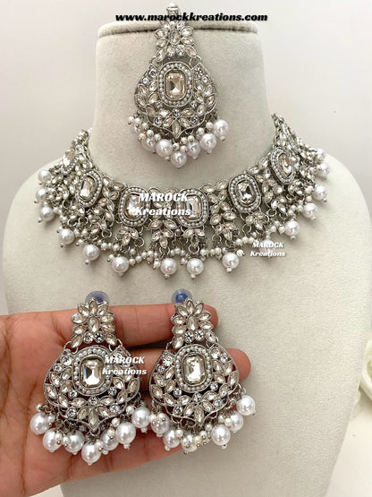 Inati Silver Polki Choker set
