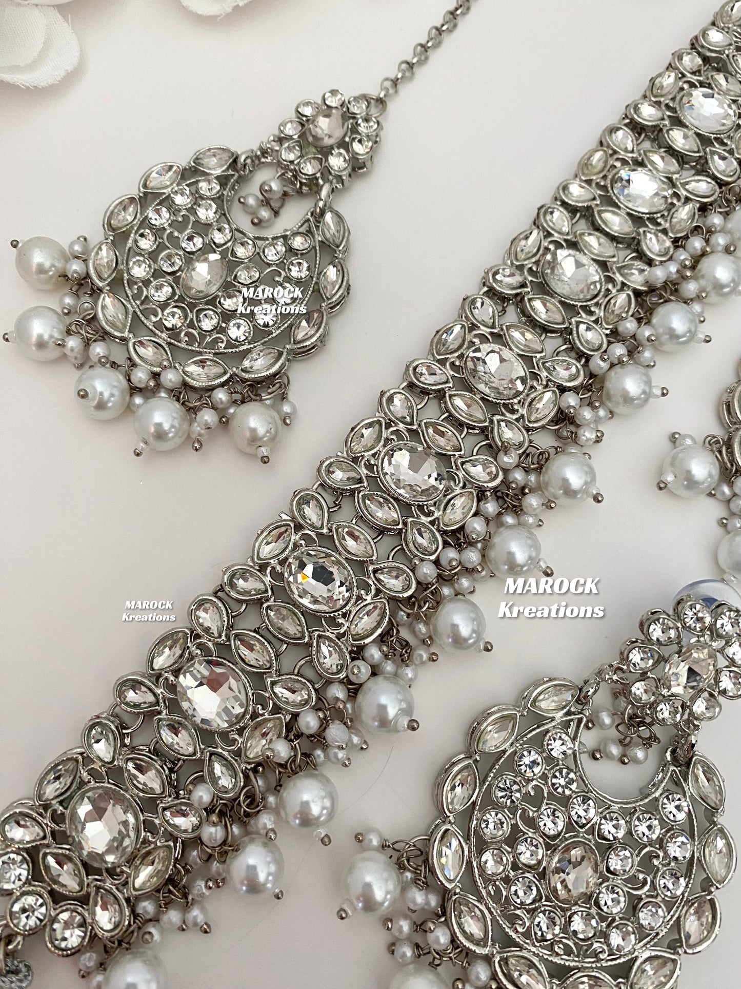 Kashish Silver stone choker set