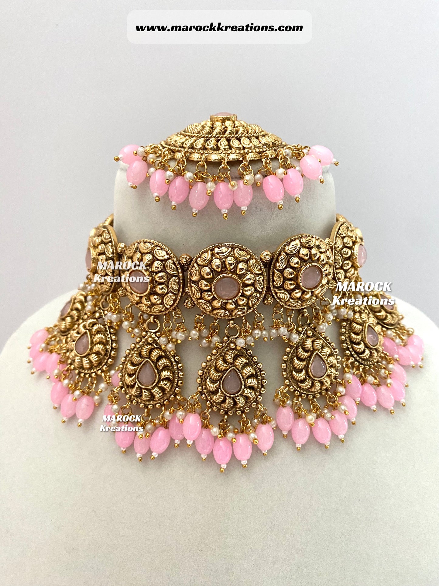 Trendy Gold plated traditional choker sets