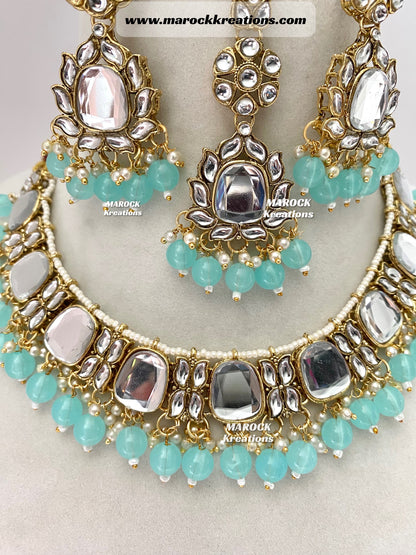 Avleen Kundan Necklace set