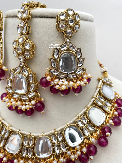 Avleen Kundan Necklace set