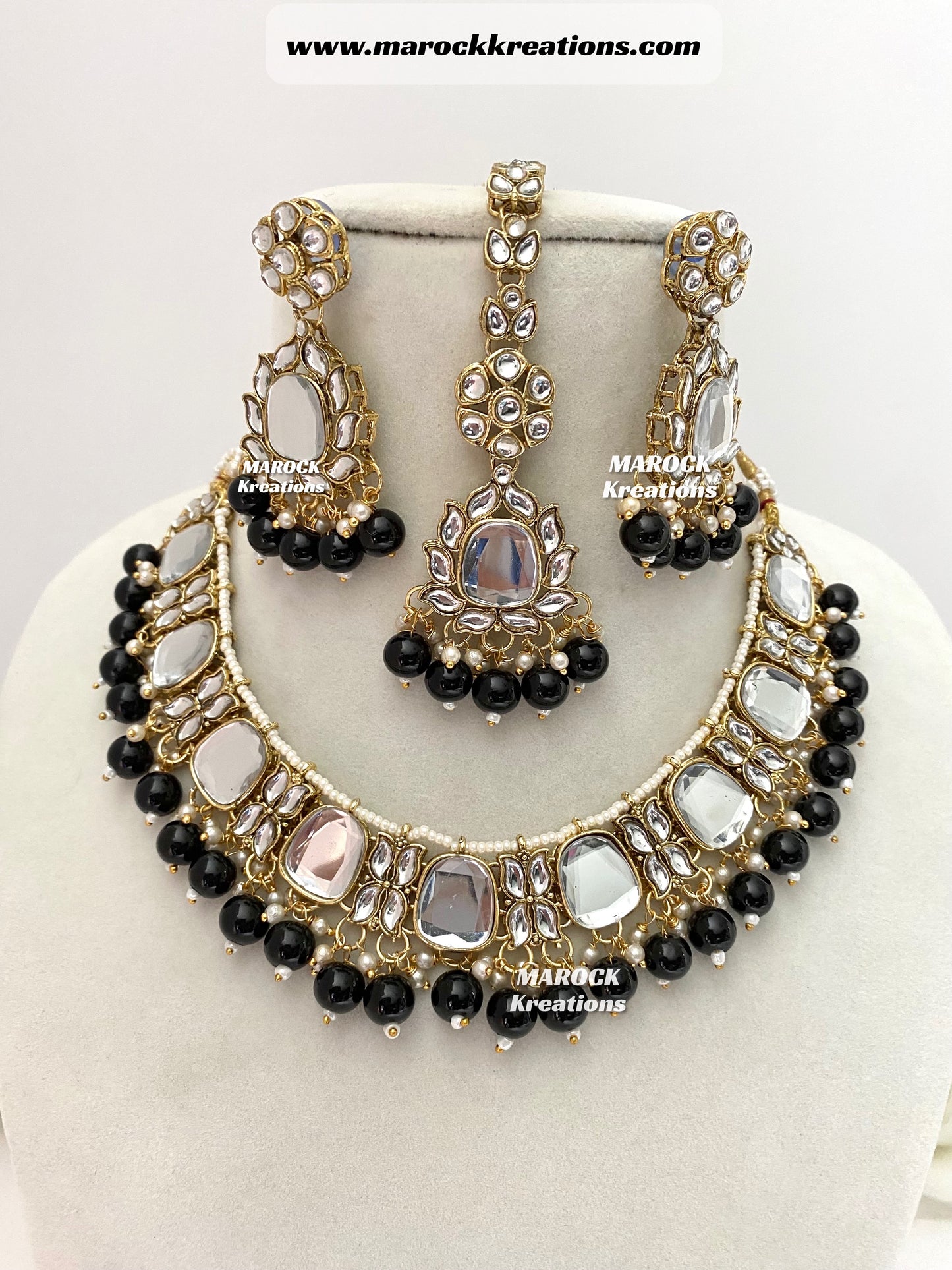 Avleen Kundan Necklace set