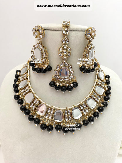 Avleen Kundan Necklace set